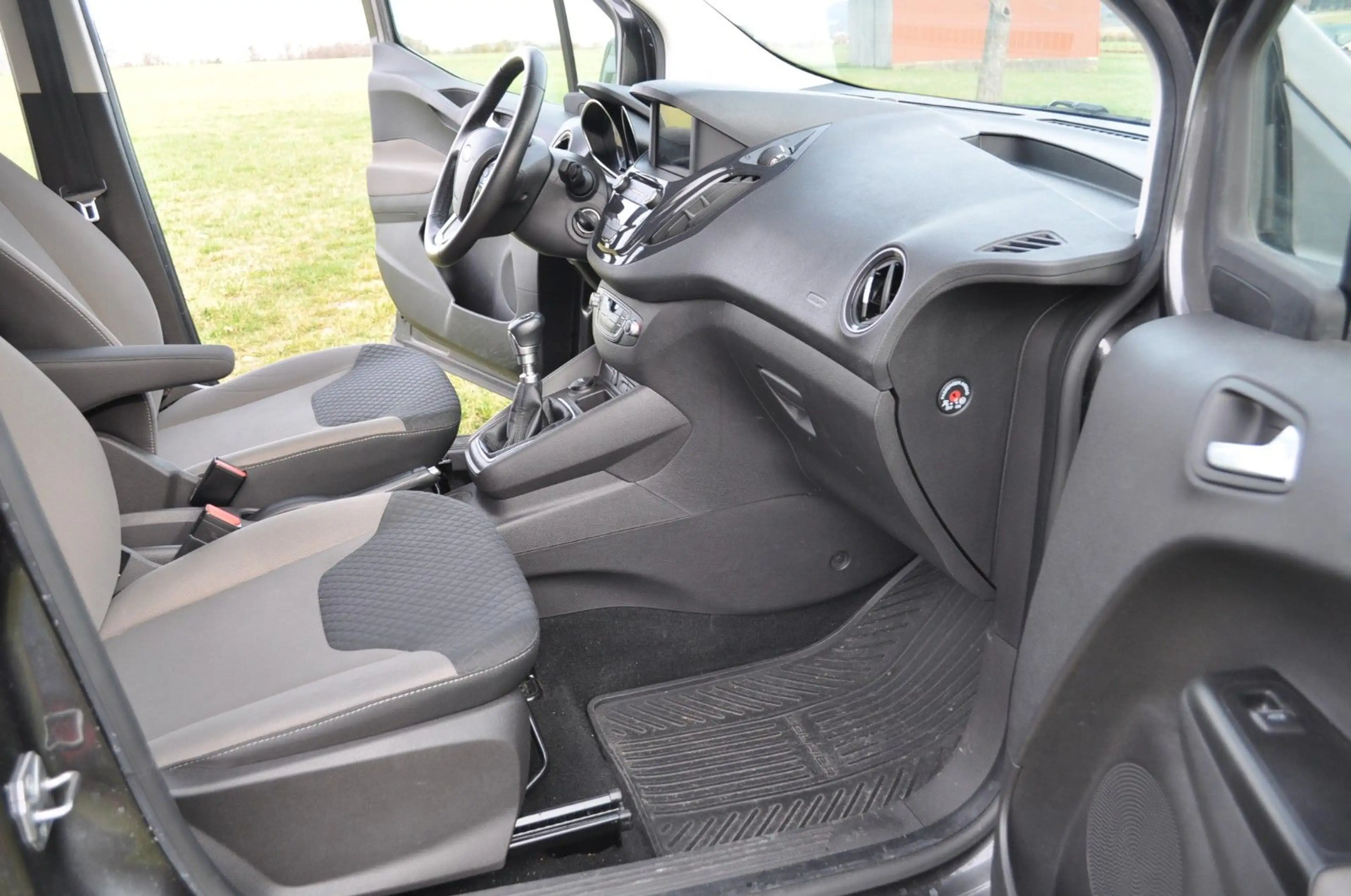 Ford Tourneo Courier Titanium * 58.000 Km * — photo 10