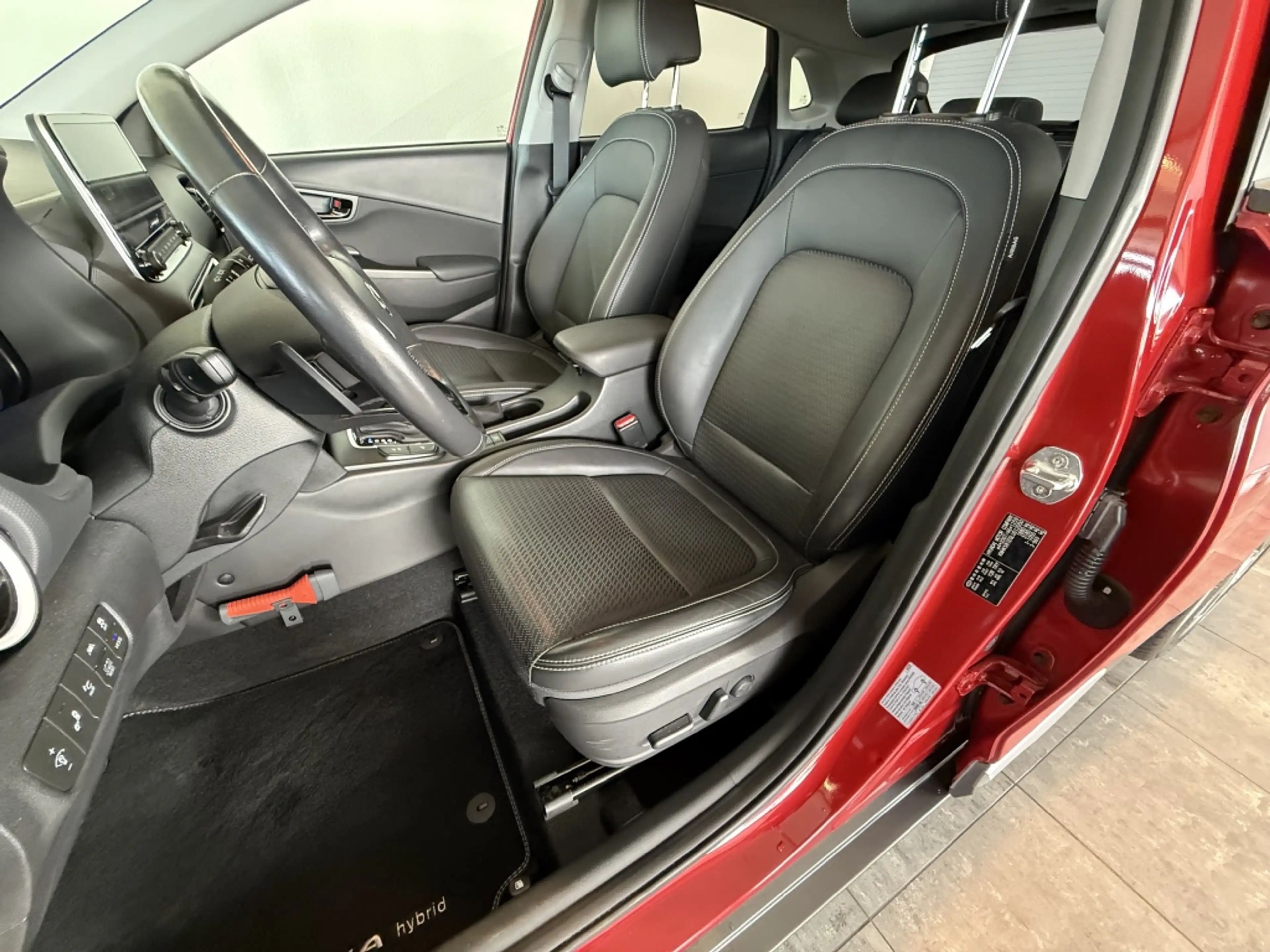 Hyundai KONA 1.6 GDI HEV Premium — photo 8