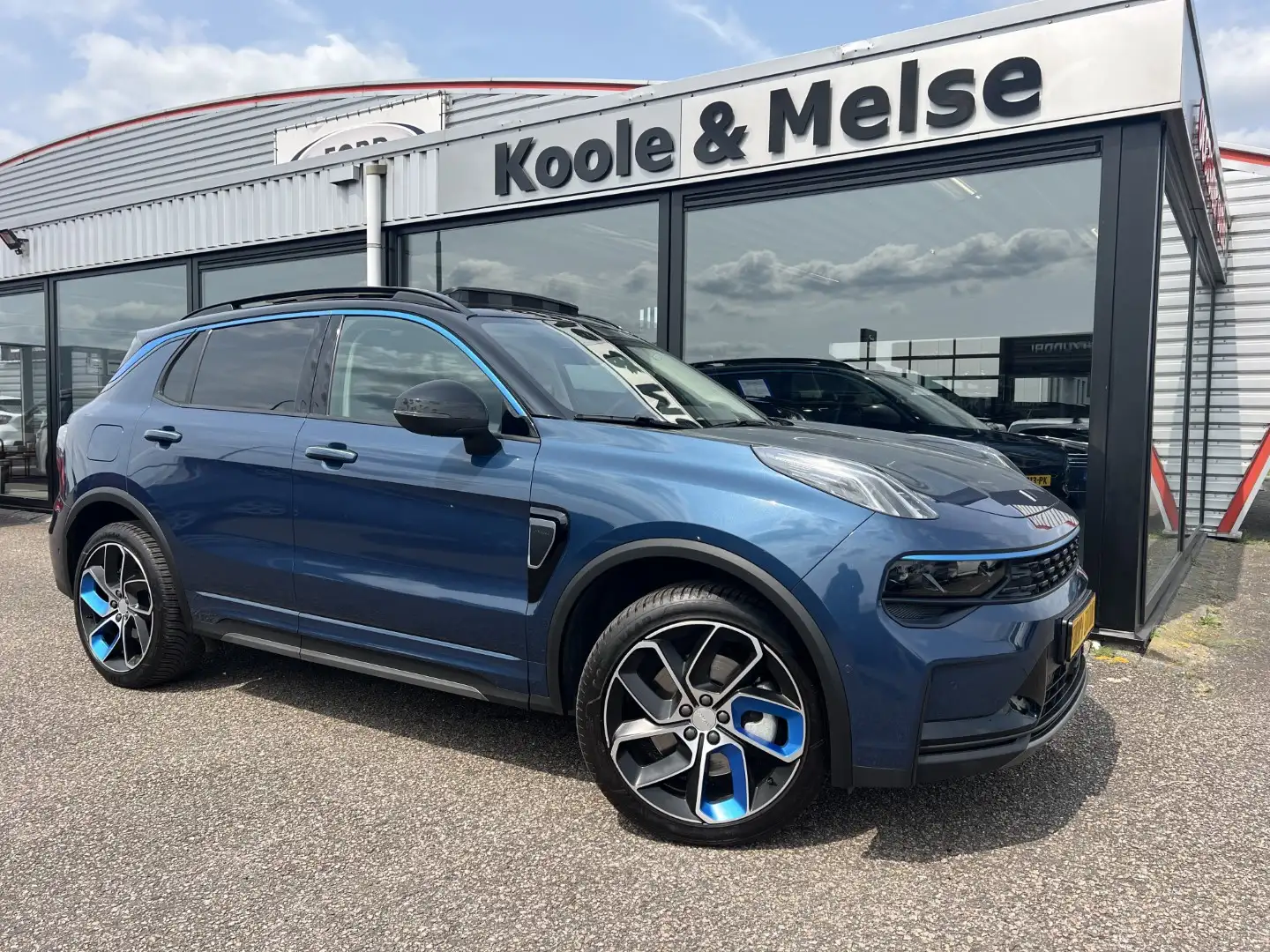 Lynk & Co 01 1.5 261pk PLUG IN HYBRID , Panodak , Carplay Bleu - 2