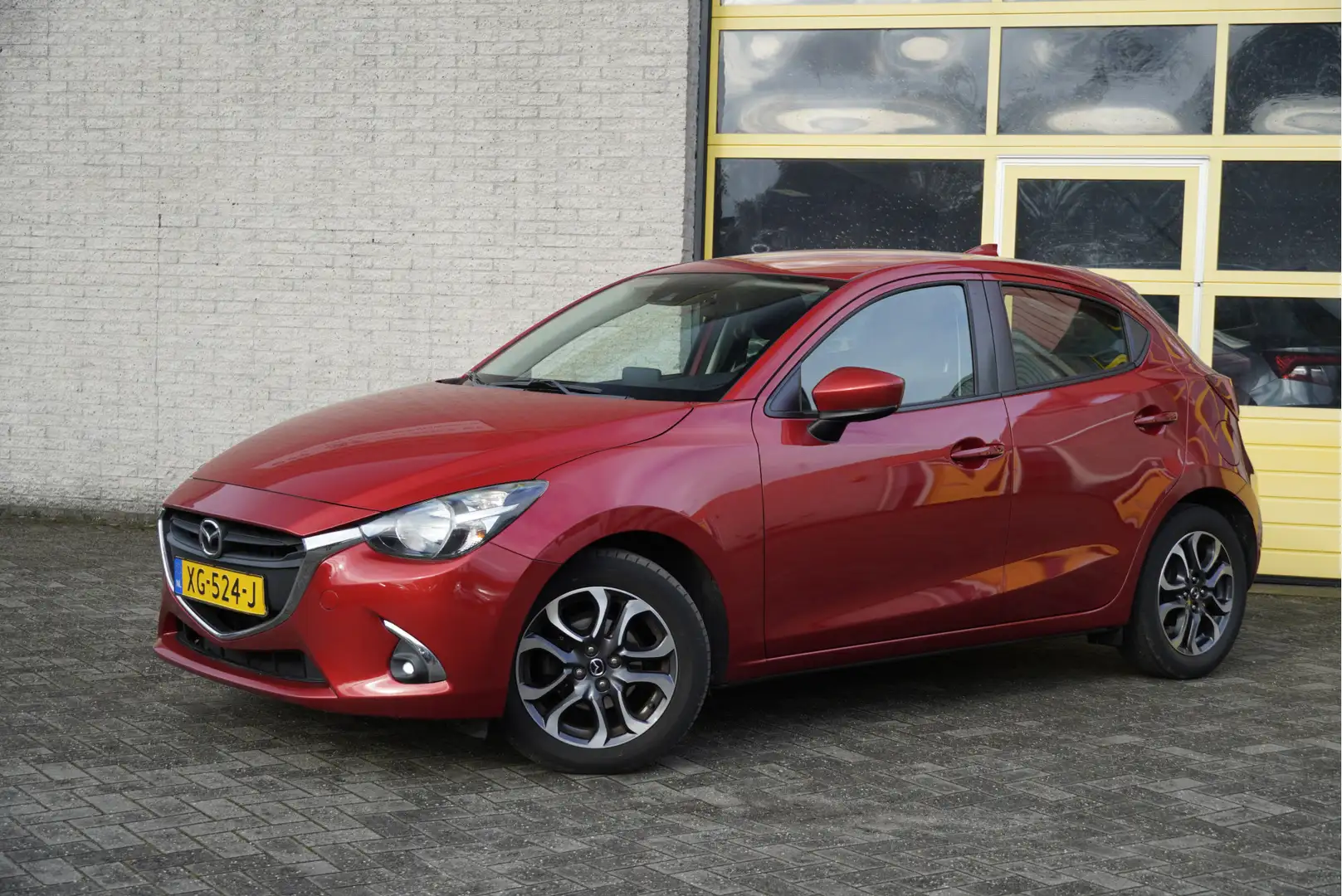 Mazda 2 1.5 Skyactiv-G 5drs Dynamic+ BJ2019 Lmv 16" | Pdc Rood - 2