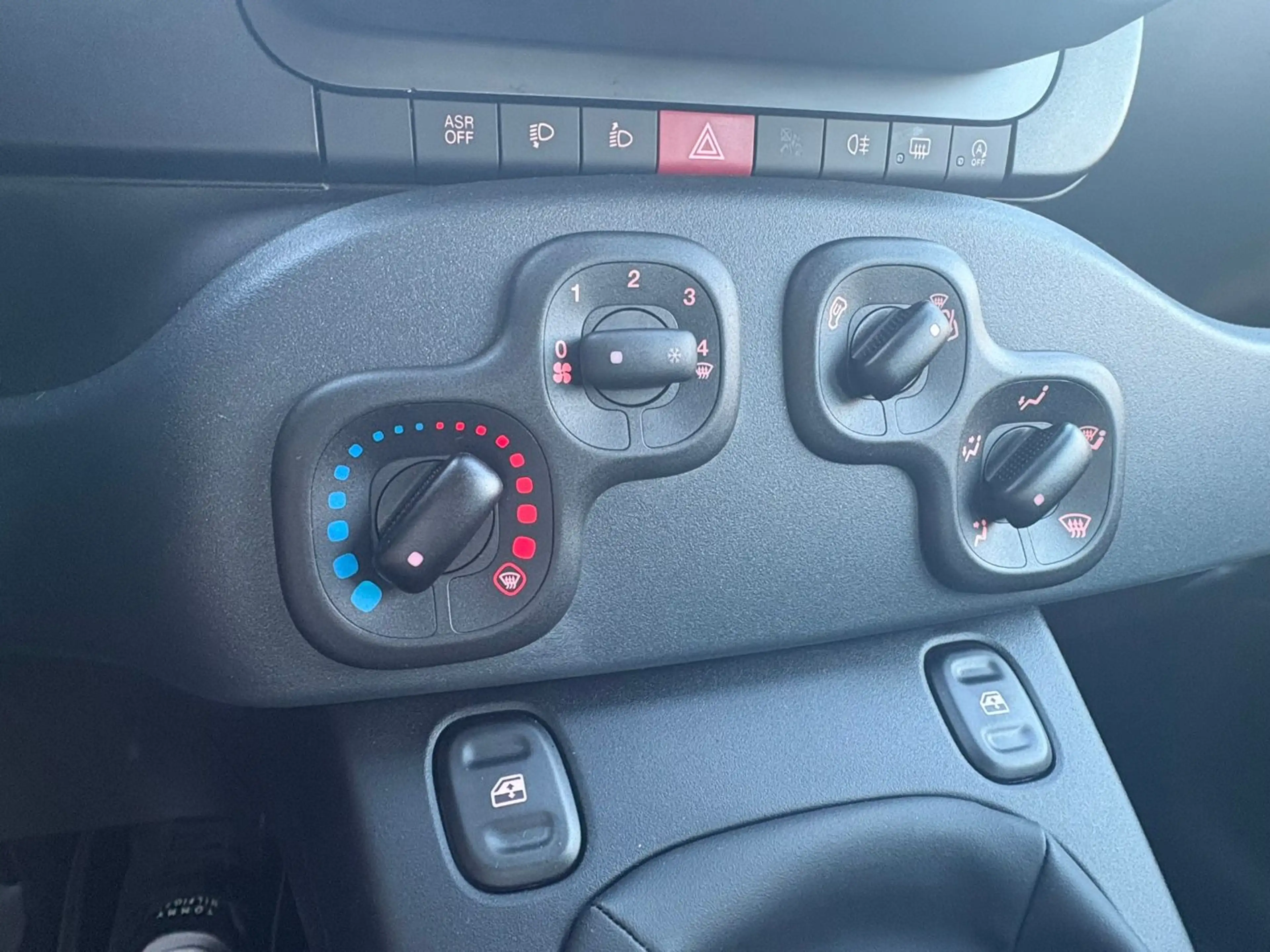 Fiat Panda Icon 1.0 MT MHEV PDC+Facelift+SpurH — photo 15