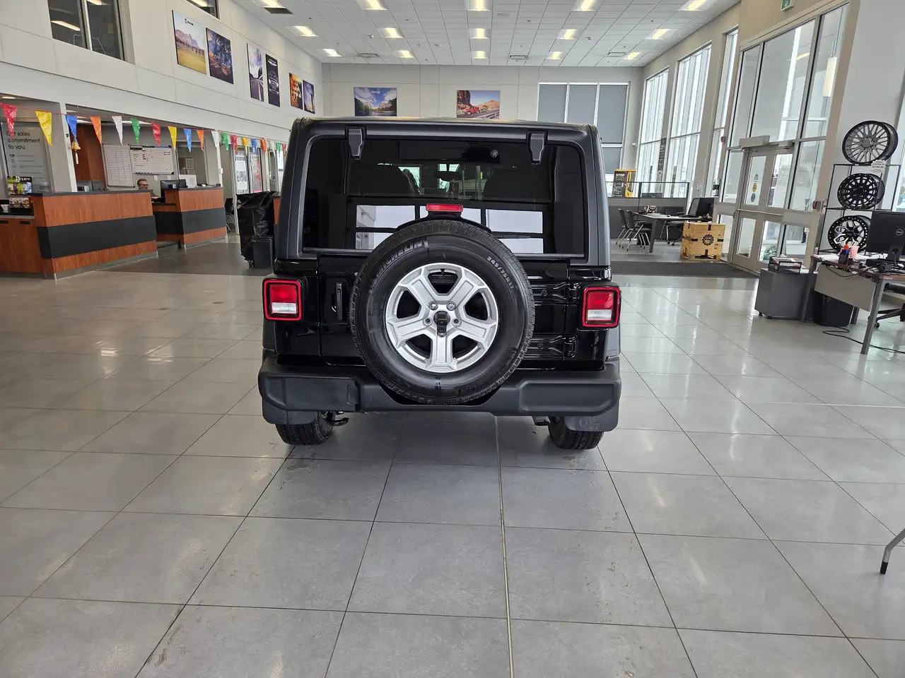 Jeep Wrangler снимка Jeep Wrangler