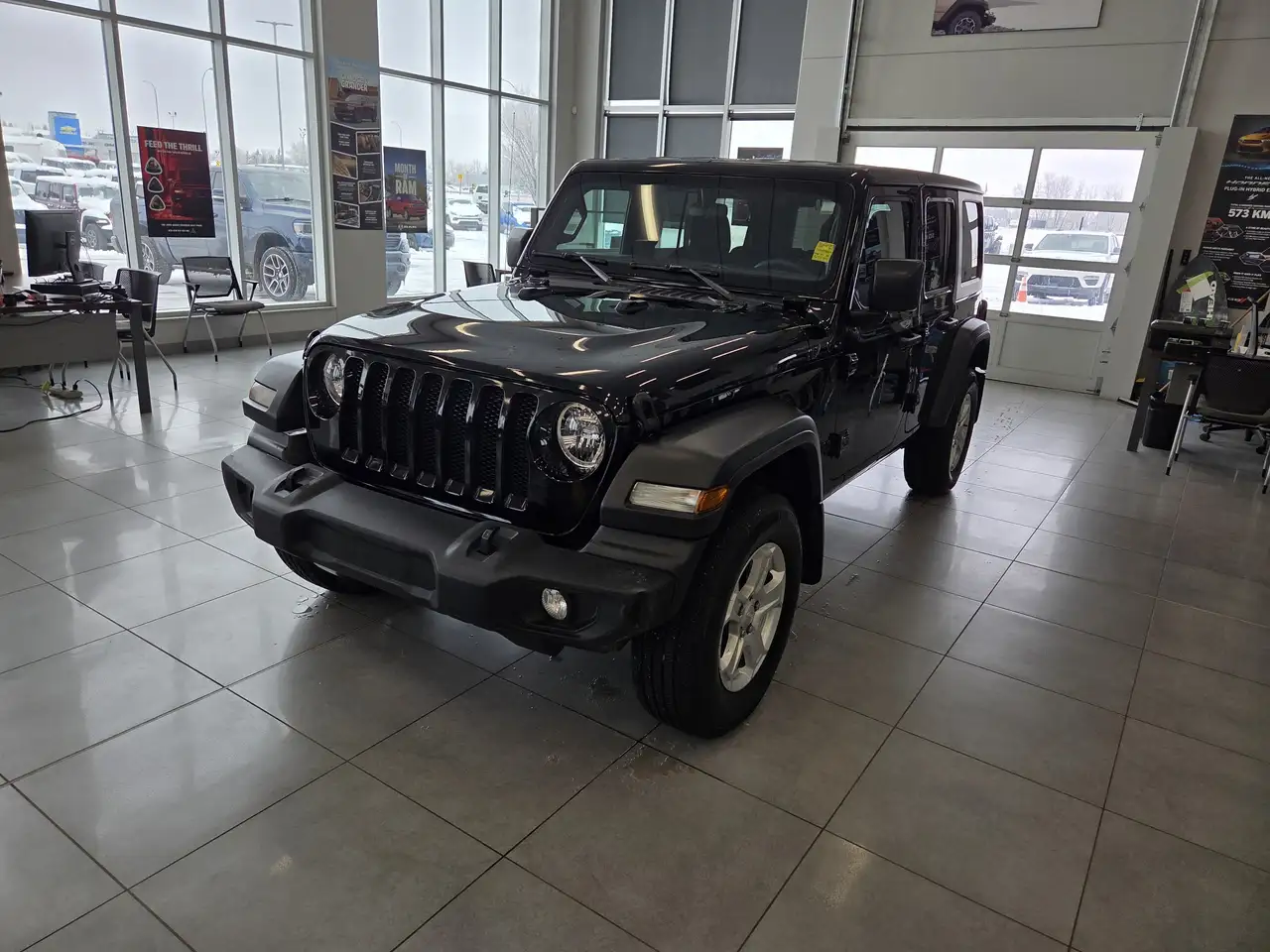 Jeep Wrangler снимка Jeep Wrangler