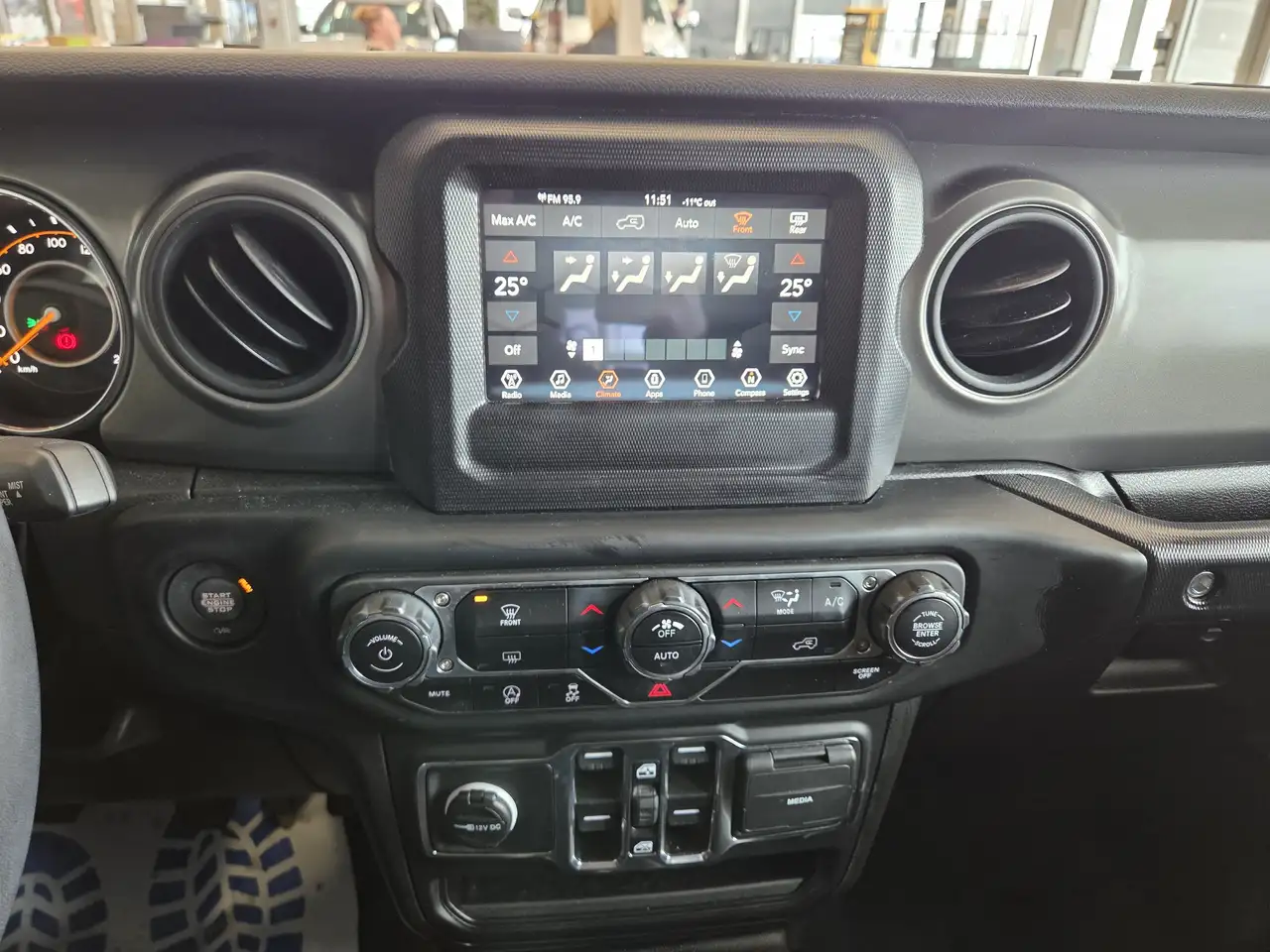 Jeep Wrangler снимка Jeep Wrangler