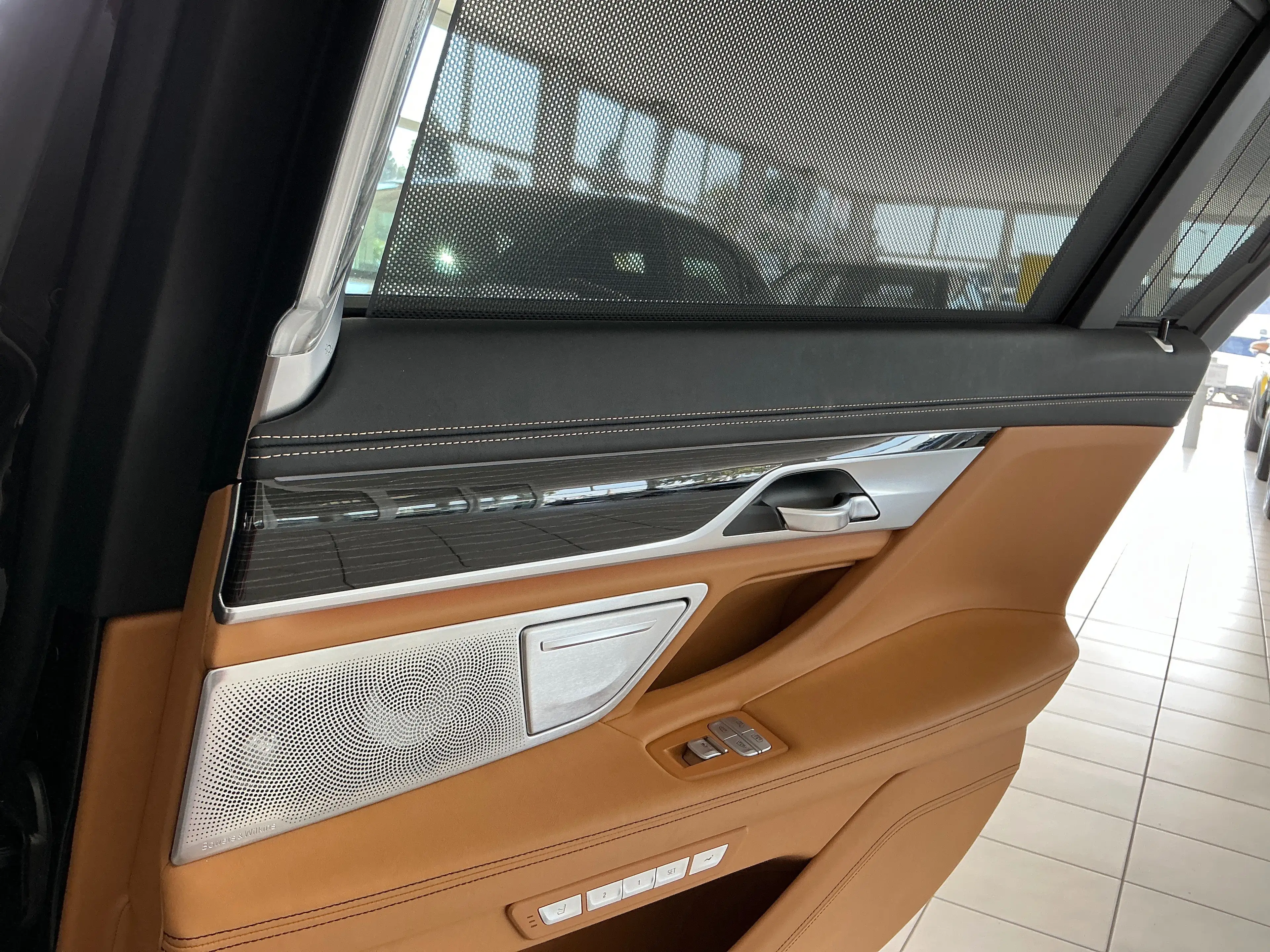 BMW 750 750 L i xDrive INDIVIDUAL, FONDENT.,LOUNGE — photo 15