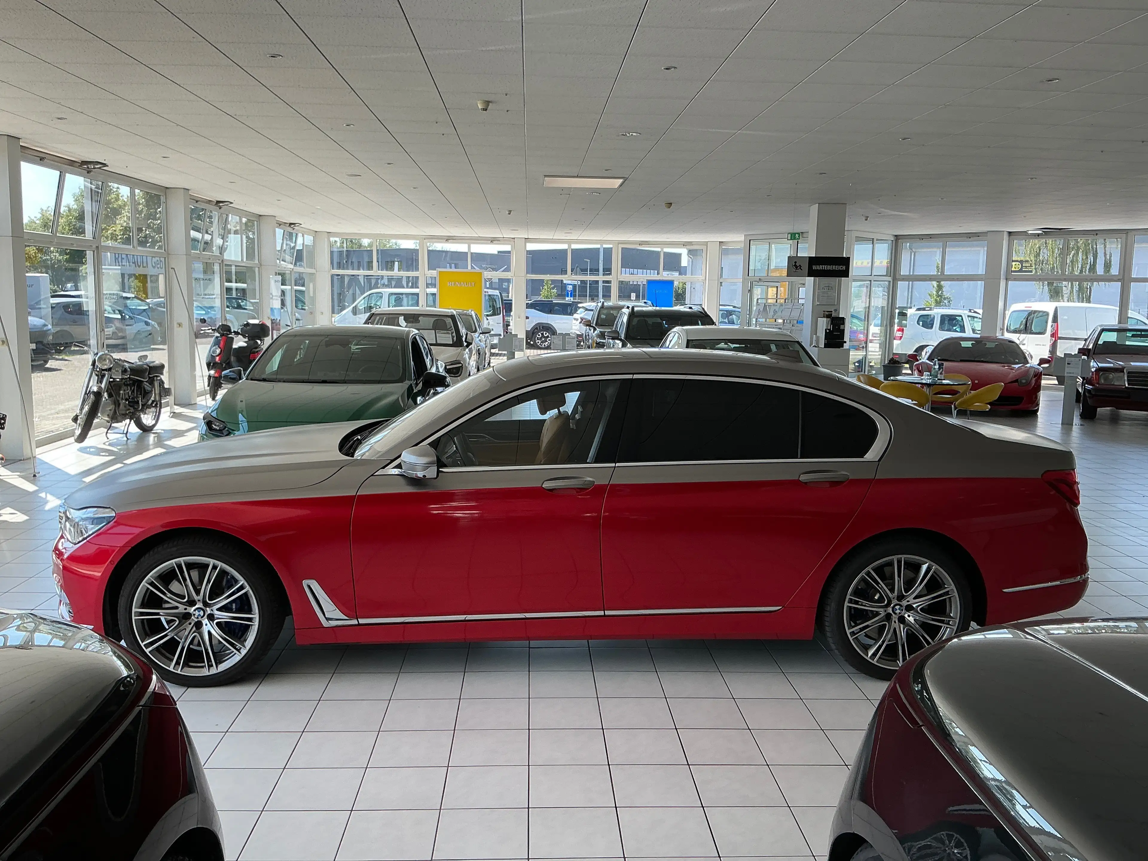 BMW 750 750 L i xDrive INDIVIDUAL, FONDENT.,LOUNGE — photo 2