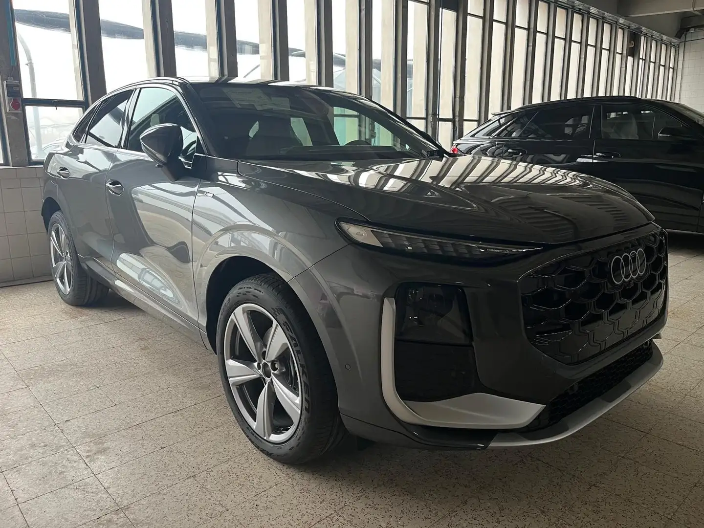 Audi Q3 AUDI Q3 SPB 35 TFS STRONIC / TETTO Grau - 1