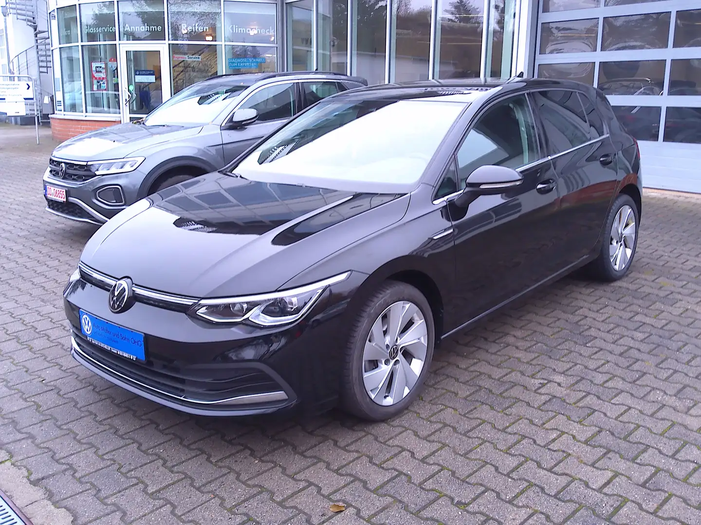 Volkswagen Golf Style, ACC, DAB+, LED, Navi, Rear View, SH, Lane. Schwarz - 2