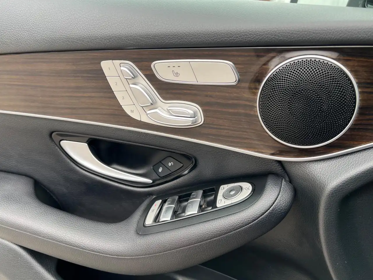 Mercedes-Benz GLC снимка Mercedes-Benz GLC