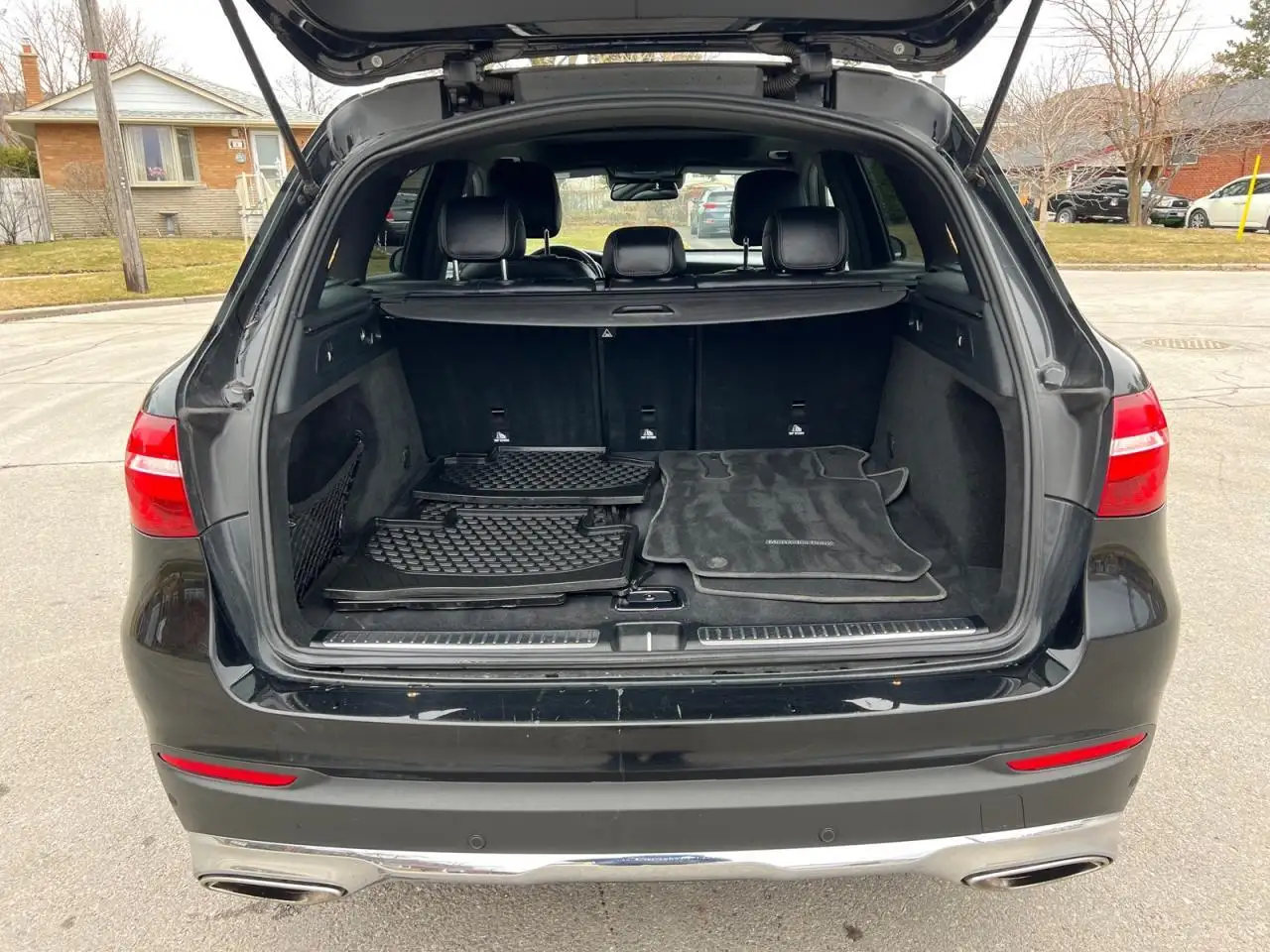 Mercedes-Benz GLC снимка Mercedes-Benz GLC