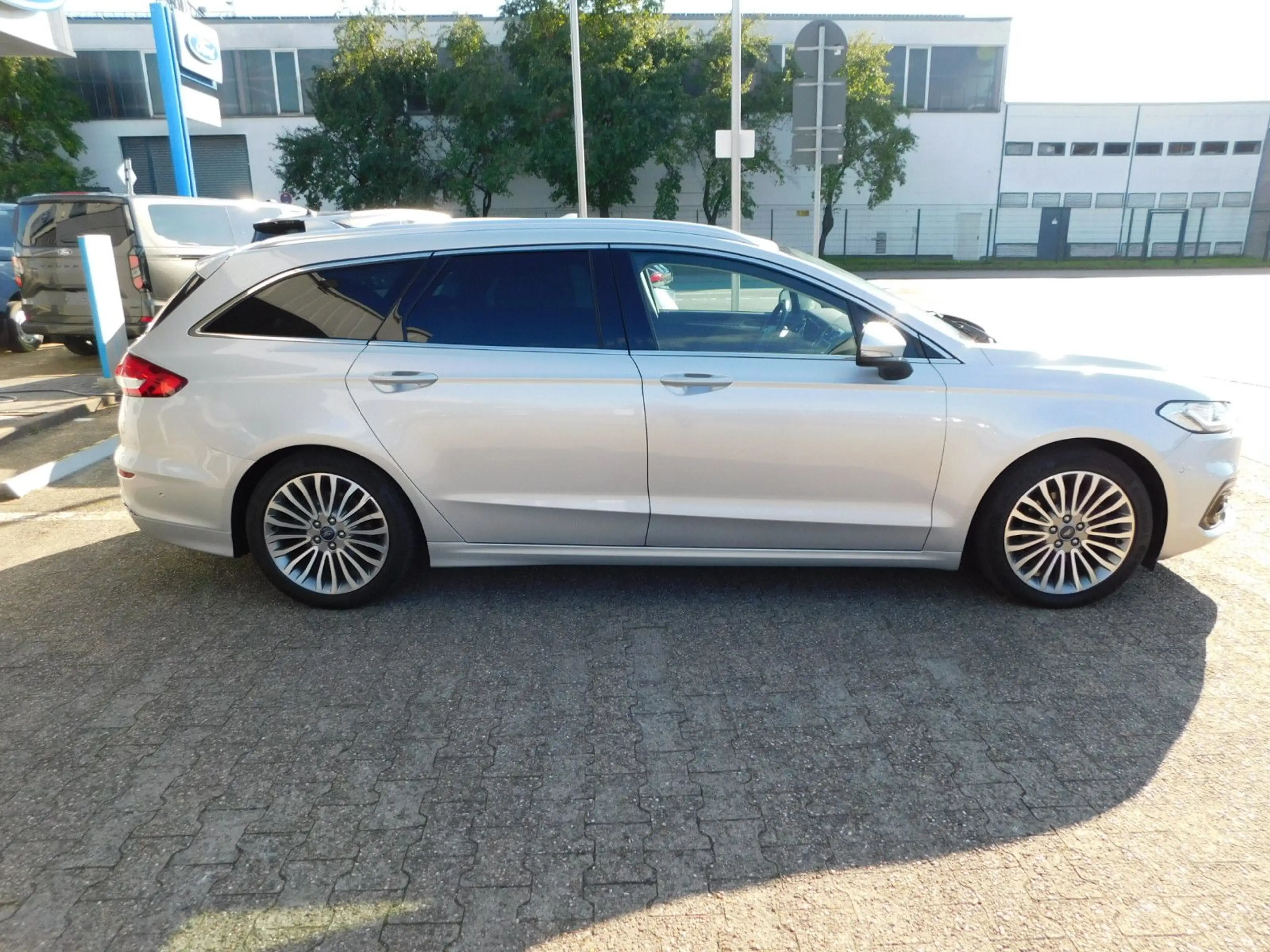 Ford Mondeo Turnier Titanium Autom. AHK / Panodach — photo 5