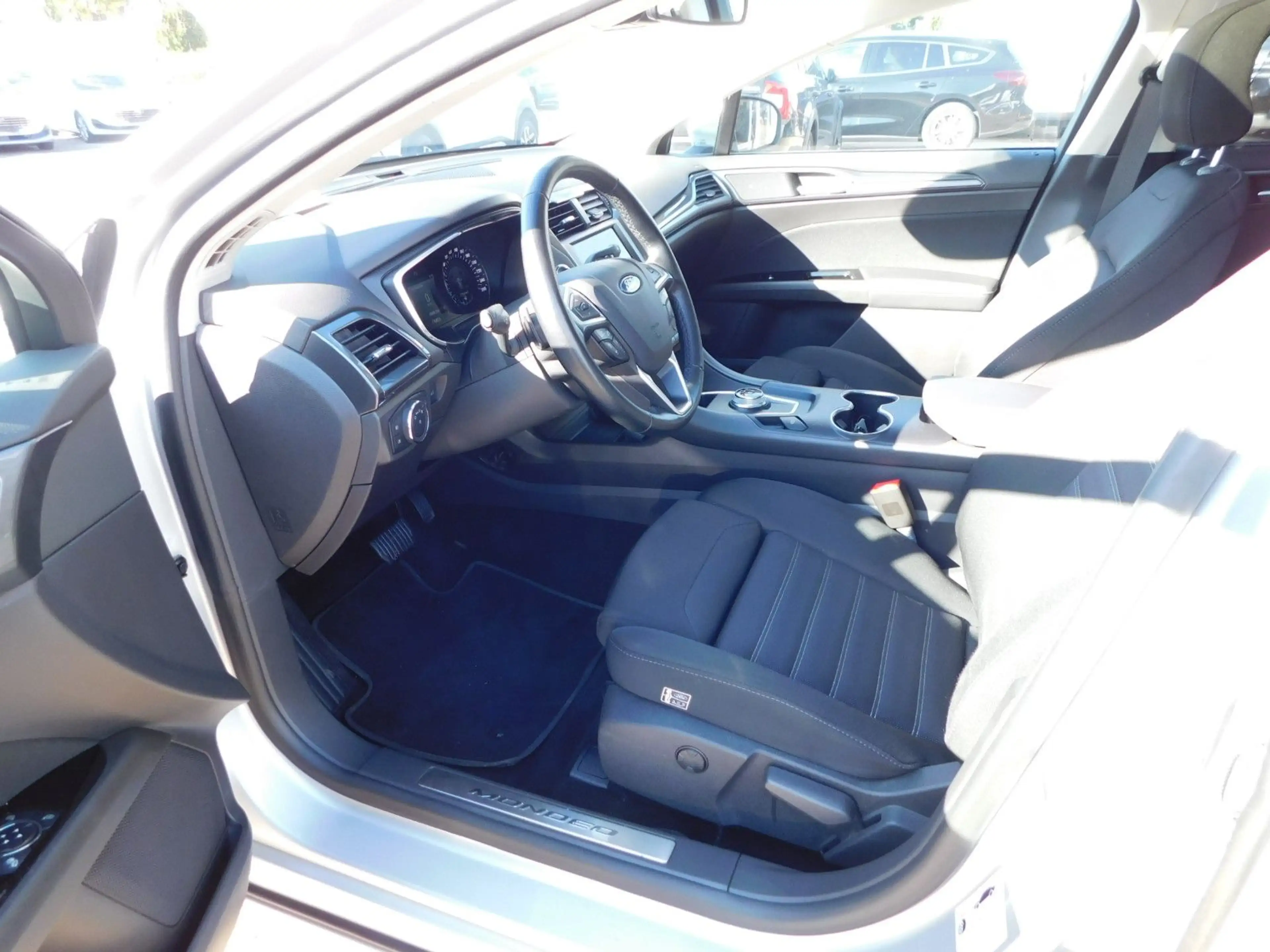 Ford Mondeo Turnier Titanium Autom. AHK / Panodach — photo 15