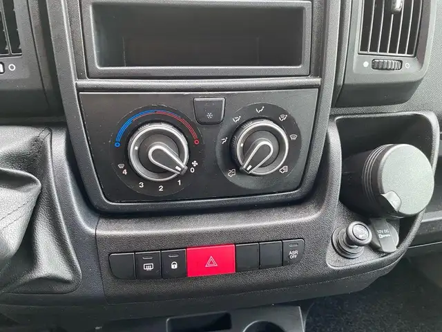 Peugeot Boxer view 8