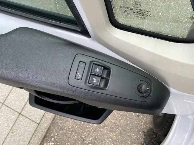 Peugeot Boxer view 9