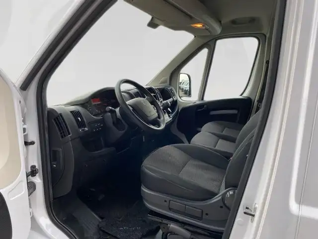 Peugeot Boxer view 6