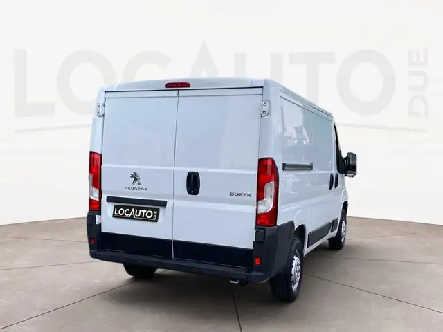 Peugeot Boxer view 3