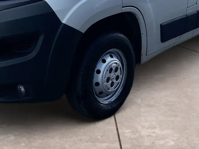 Peugeot Boxer view 14