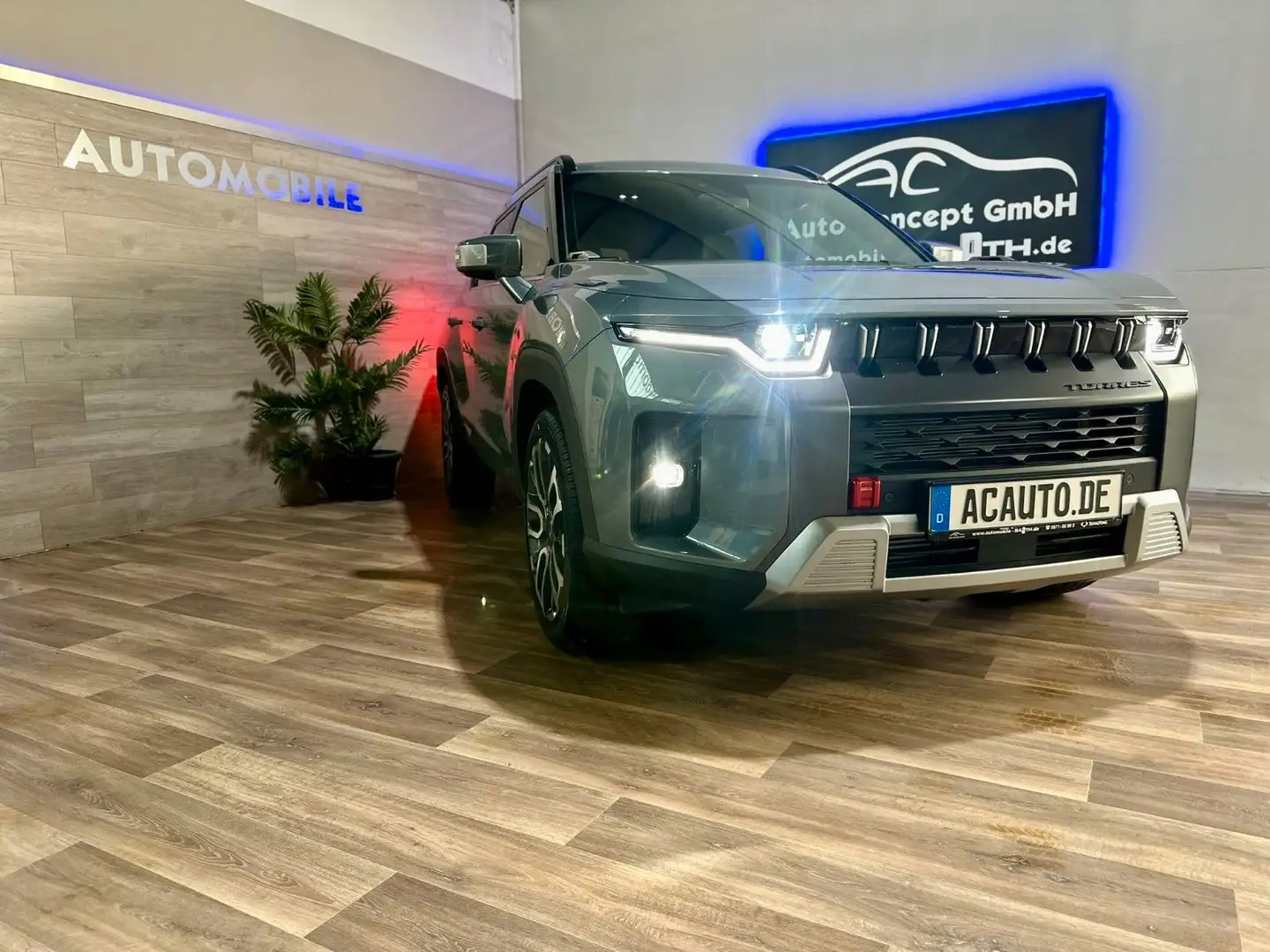 SsangYong Torres Forest Edition *KHAKI*LED*SHZ*Lenkradhz.* Šedá - 2