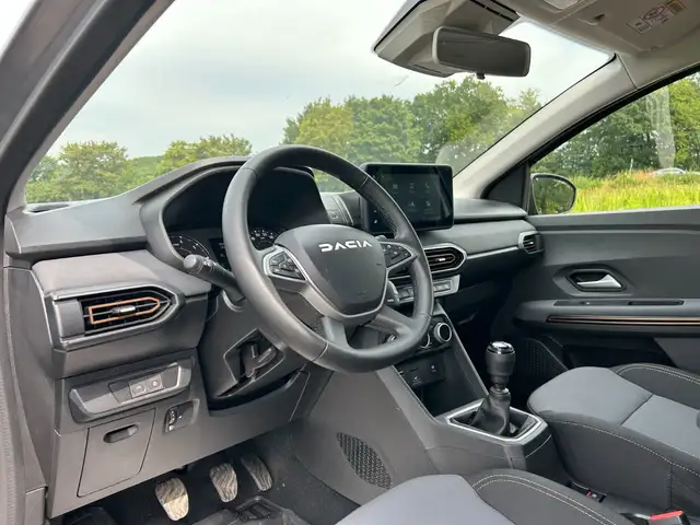 Dacia Sandero view 11