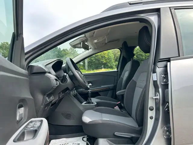 Dacia Sandero view 10