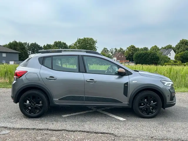 Dacia Sandero view 6