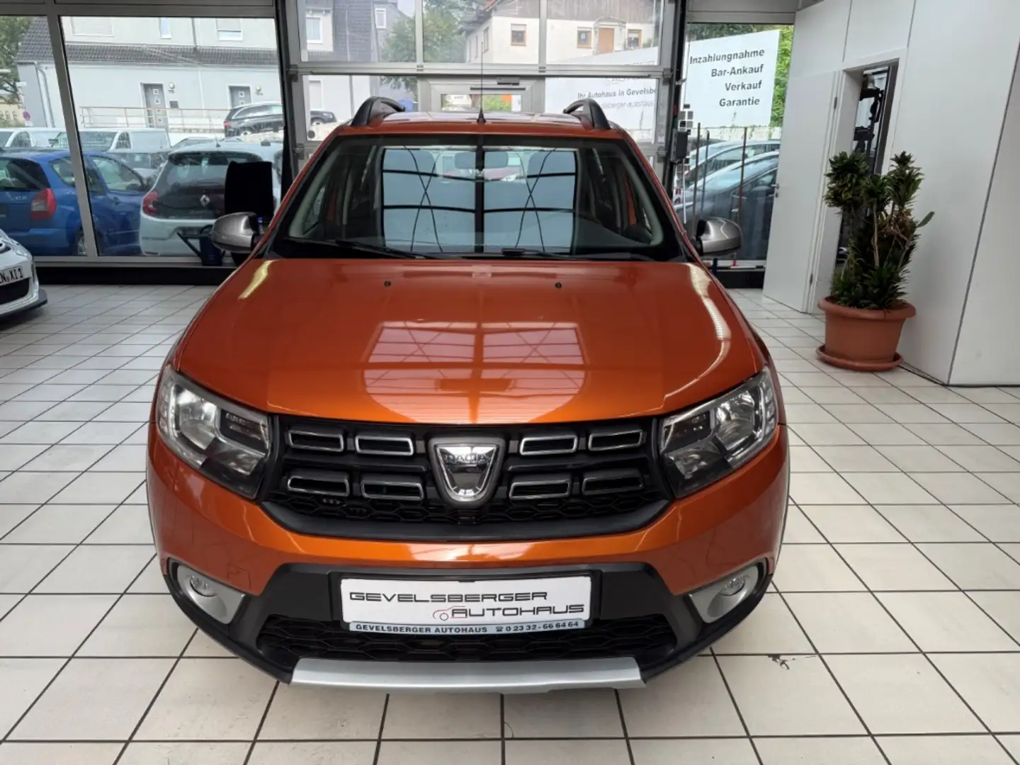 Dacia Sandero II Stepway Celebration 0.9 TCe 90 eco Naranja - 2