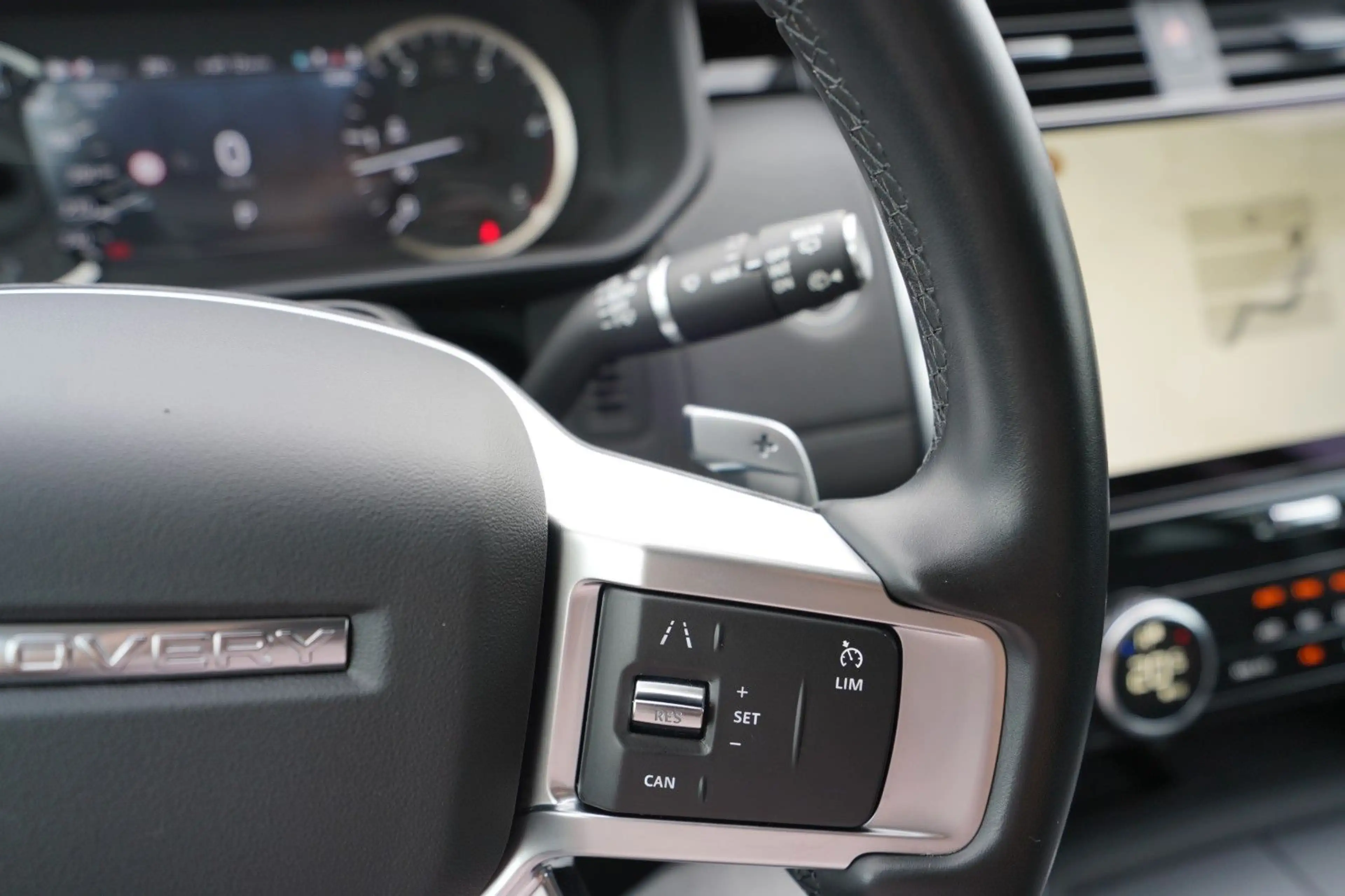 Land Rover Discovery 5 D250 AWD*1.Hand*360*AHK*ACC*Sthz*Luft — photo 12
