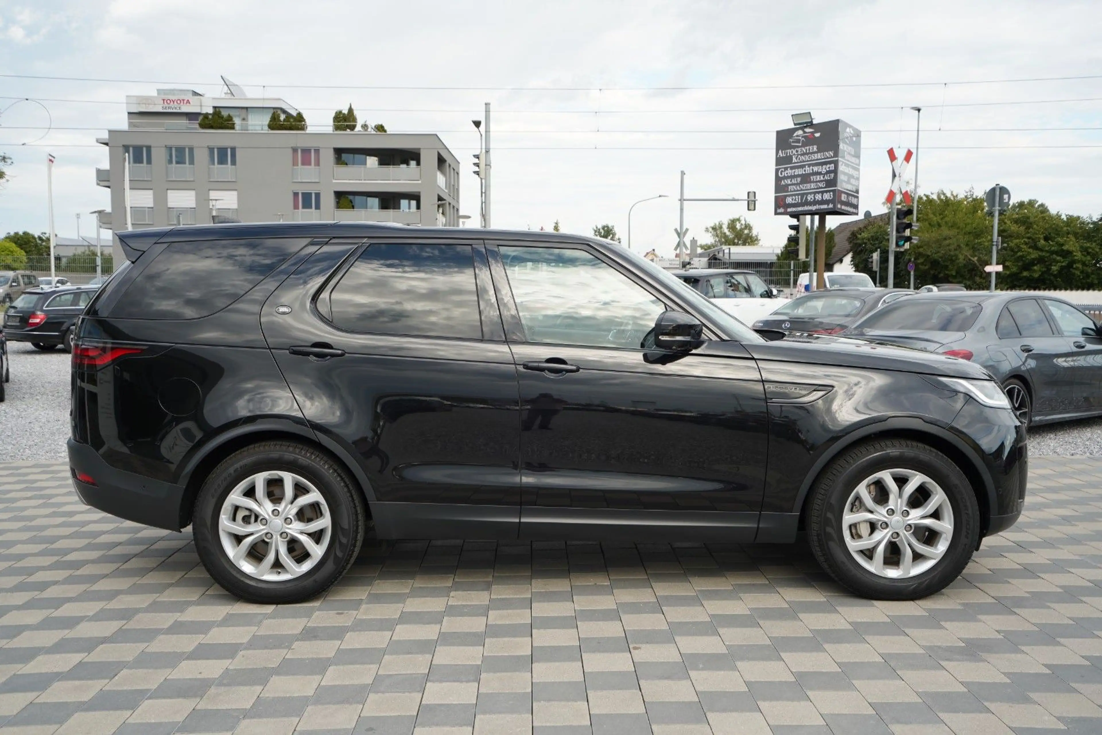 Land Rover Discovery 5 D250 AWD*1.Hand*360*AHK*ACC*Sthz*Luft — photo 4