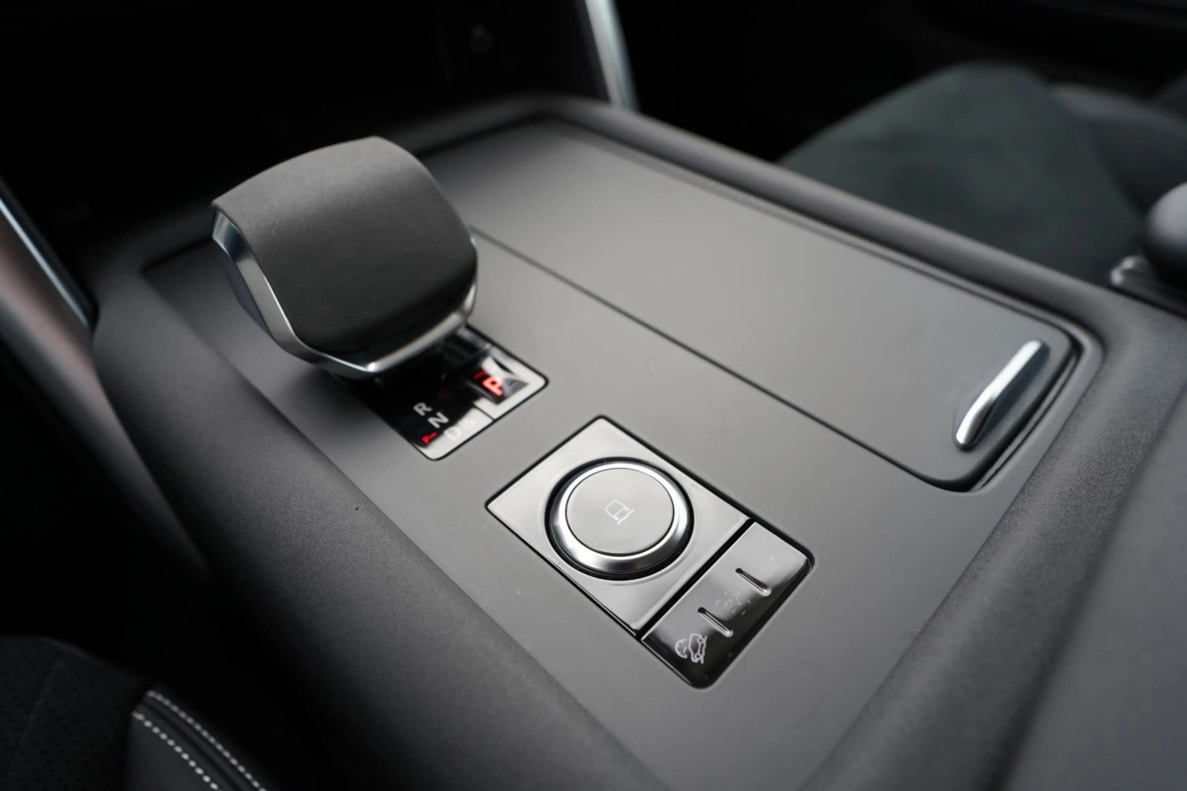 Land Rover Discovery 5 D250 AWD*1.Hand*360*AHK*ACC*Sthz*Luft — photo 13