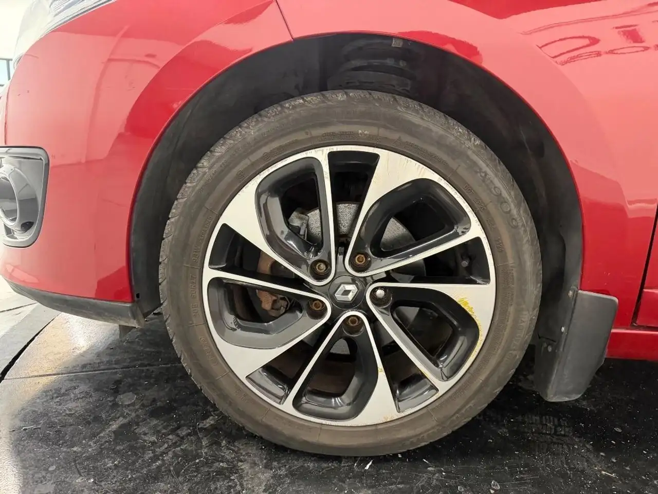 Renault Megane Citadine 5 portes — photo 24