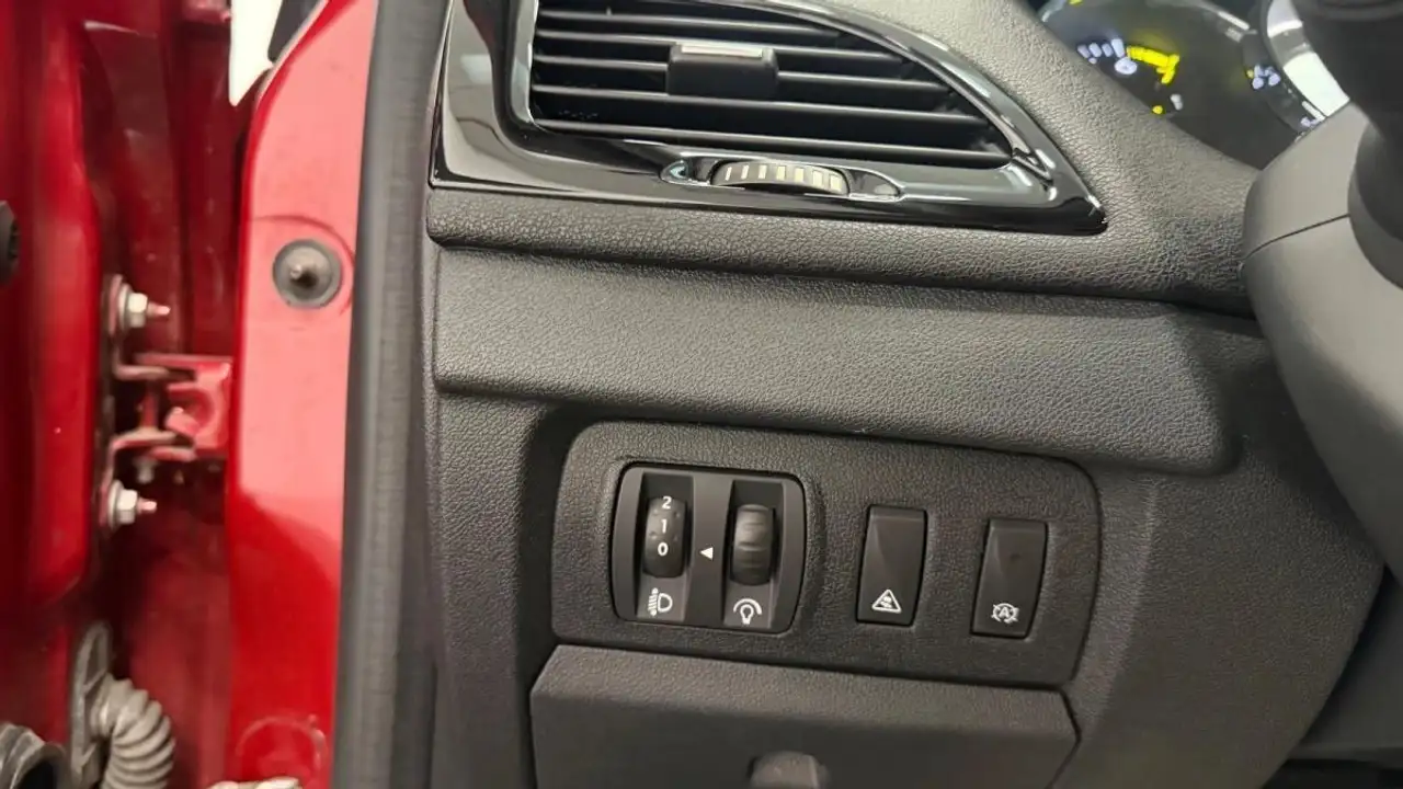 Renault Megane Citadine 5 portes — photo 14