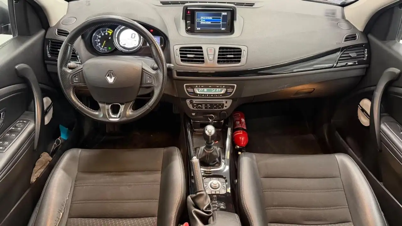 Renault Megane Citadine 5 portes — photo 12