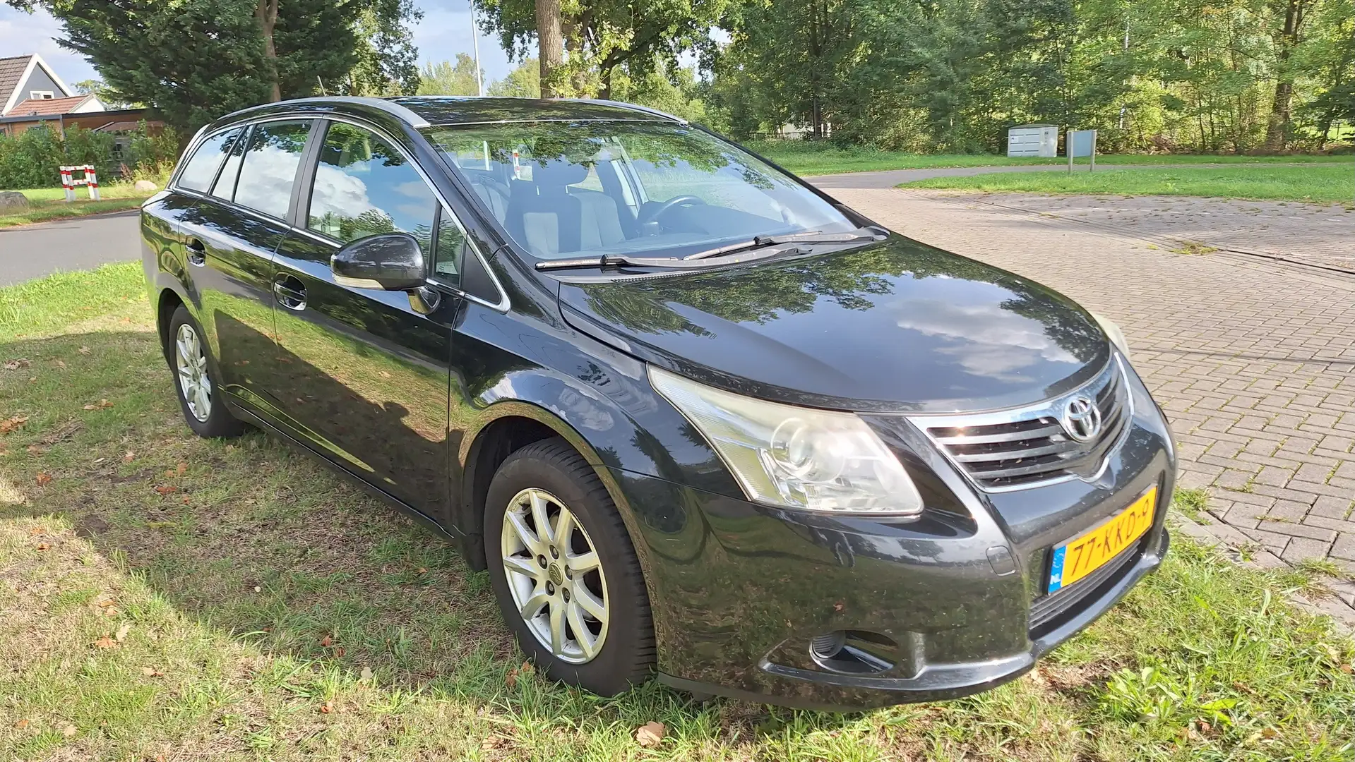 Toyota Avensis Avensis 1.8 VVTi Station Wagon Zwart - 1