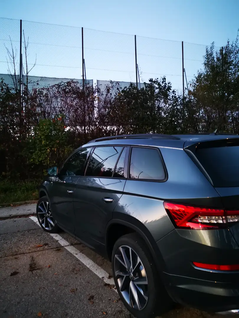 Skoda Kodiaq Kodiaq 2,0 TDI SCR 4x4 Sportline DSG Sportline Grau - 1