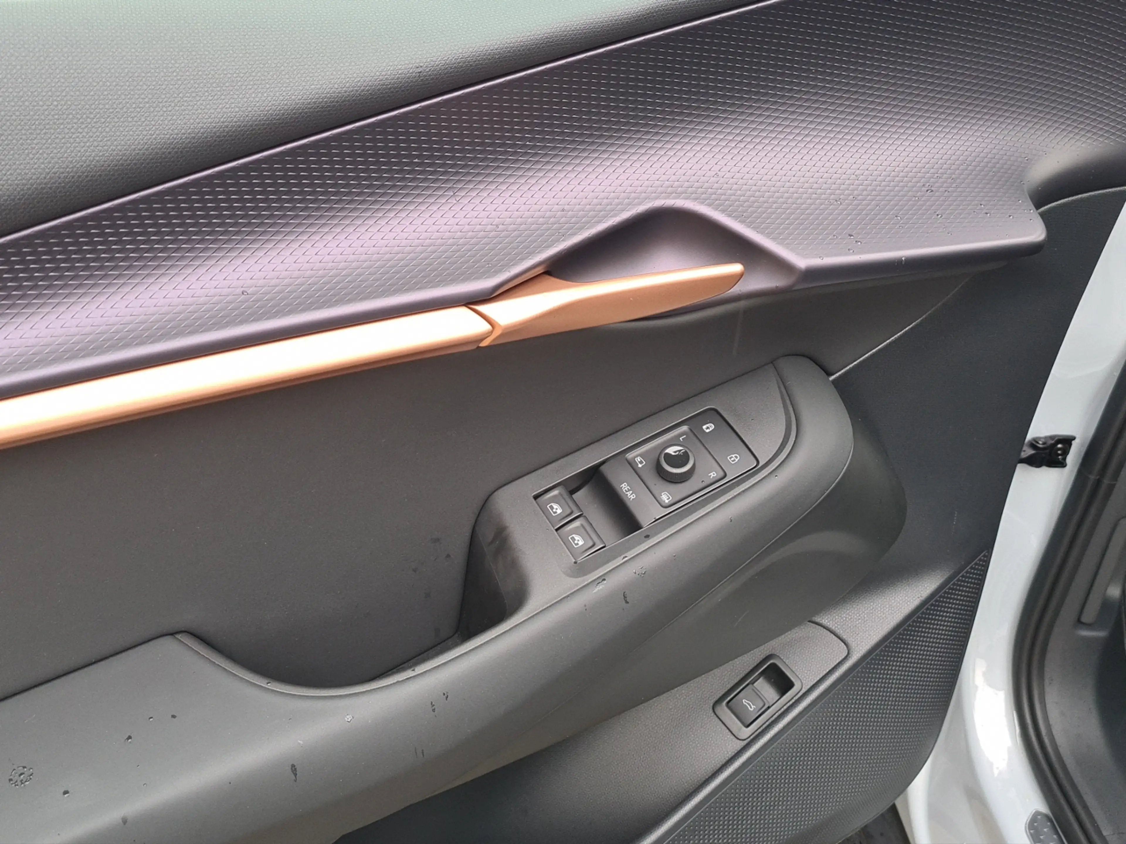 CUPRA Tavascan 77kWh Endurance+WÄRMEP+NAVI+LED+PDC+SHZ+ACC — photo 11