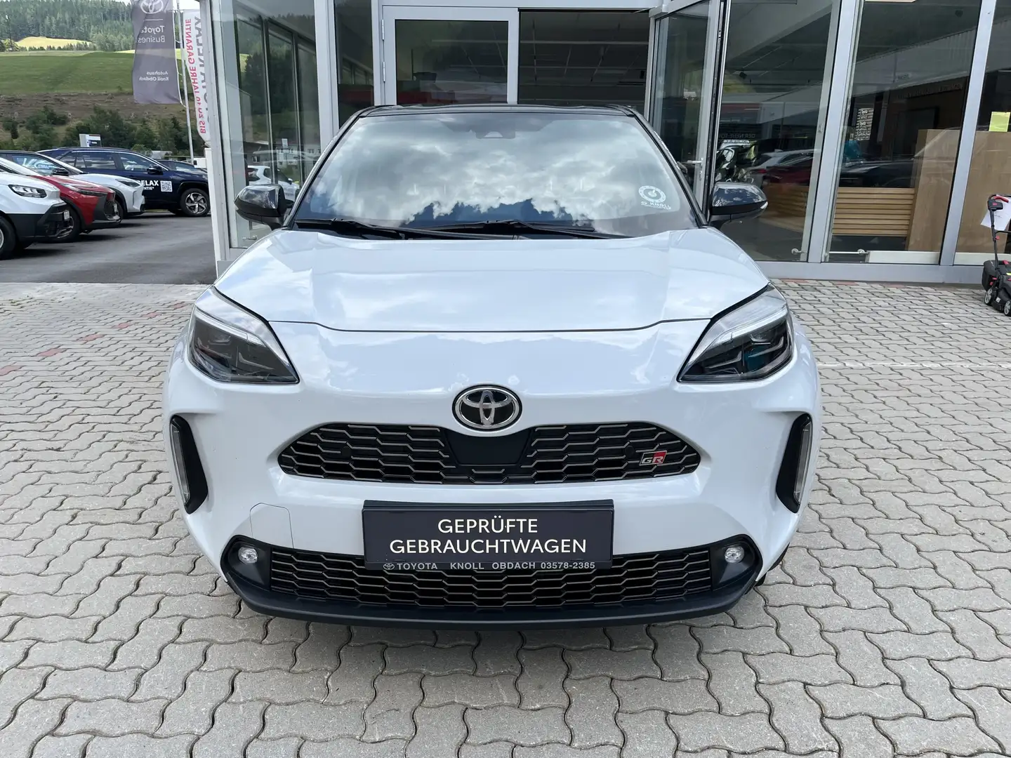 Toyota Yaris Cross Hybrid FWD GR Sport Schwarz - 2
