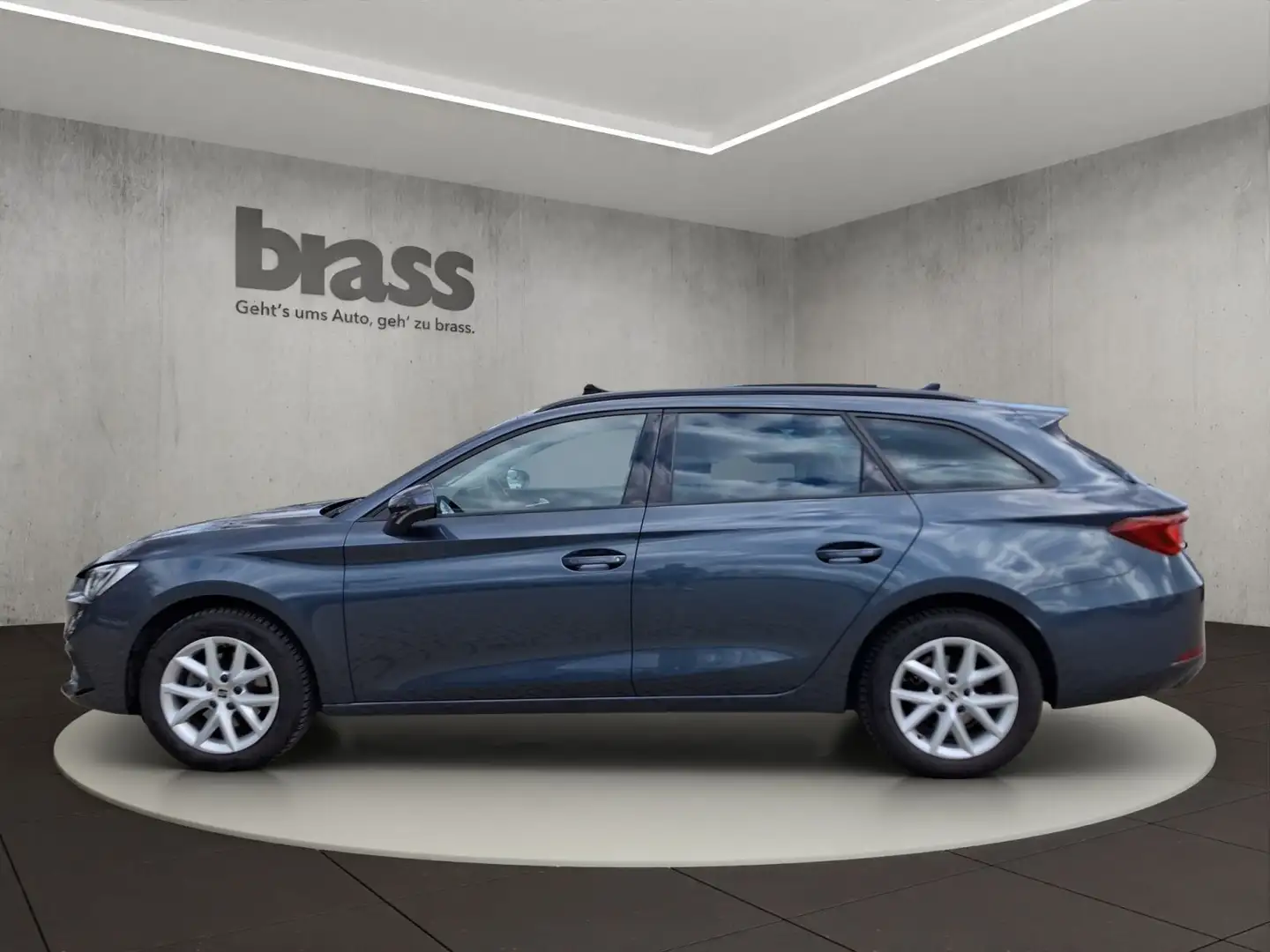 SEAT Leon Sportstourer 1.5 eTSI Style Allwetterreifen Šedá - 2