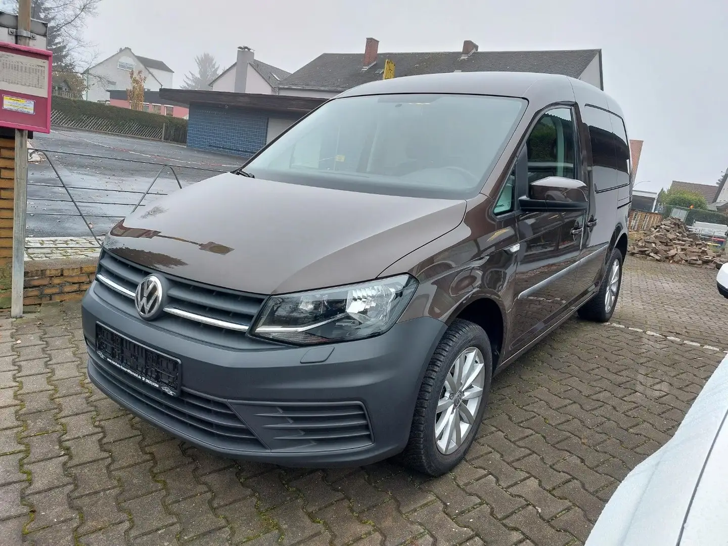 Volkswagen Caddy PKW Trendline BMT Braun - 1