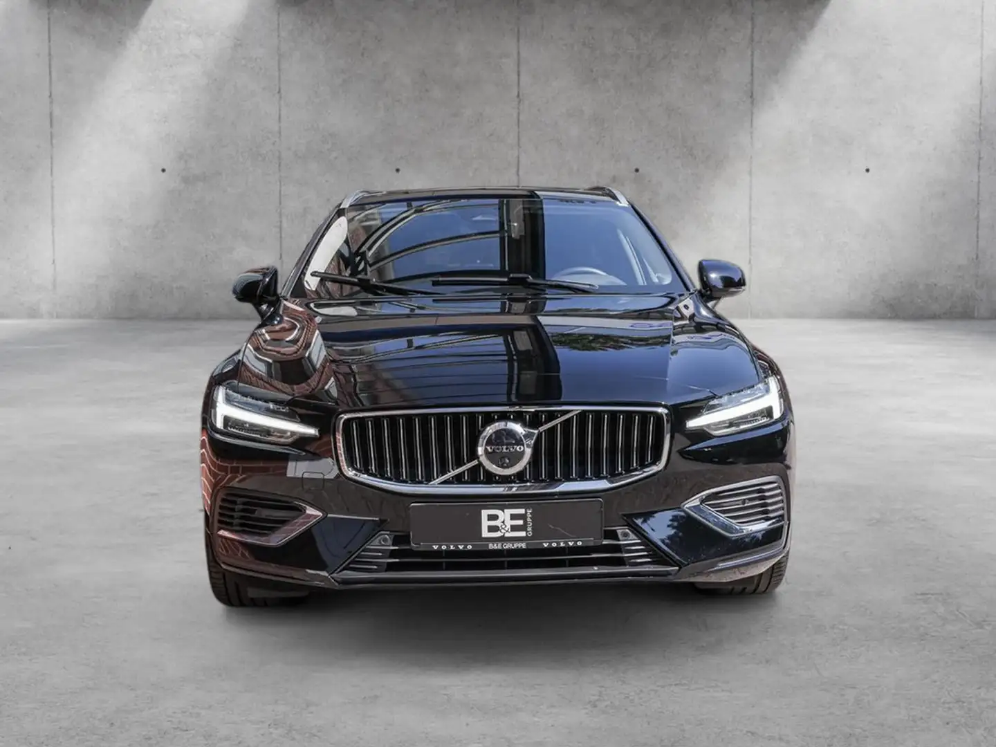 Volvo V60 T8 Plus Bright Recharge Plug-In Hybrid AWD Schwarz - 2