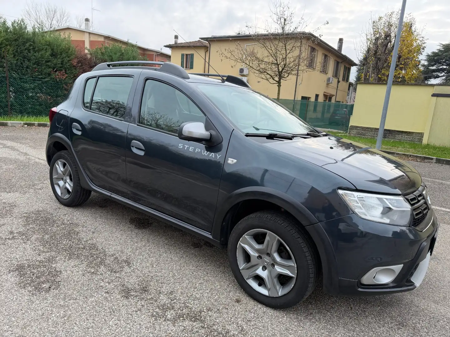Dacia Sandero Stepway 0.9 GPL - NEOP. - 12 MESI DI GARANZIA - Grau - 2