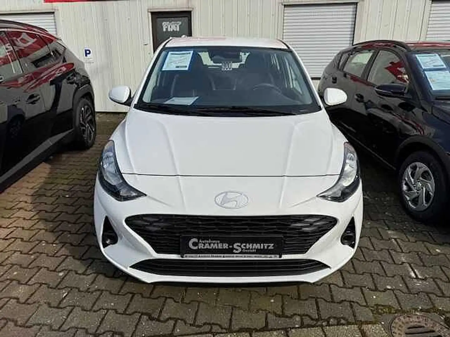 Hyundai i10 1.0 B Select Navi Klima Weiß - 2