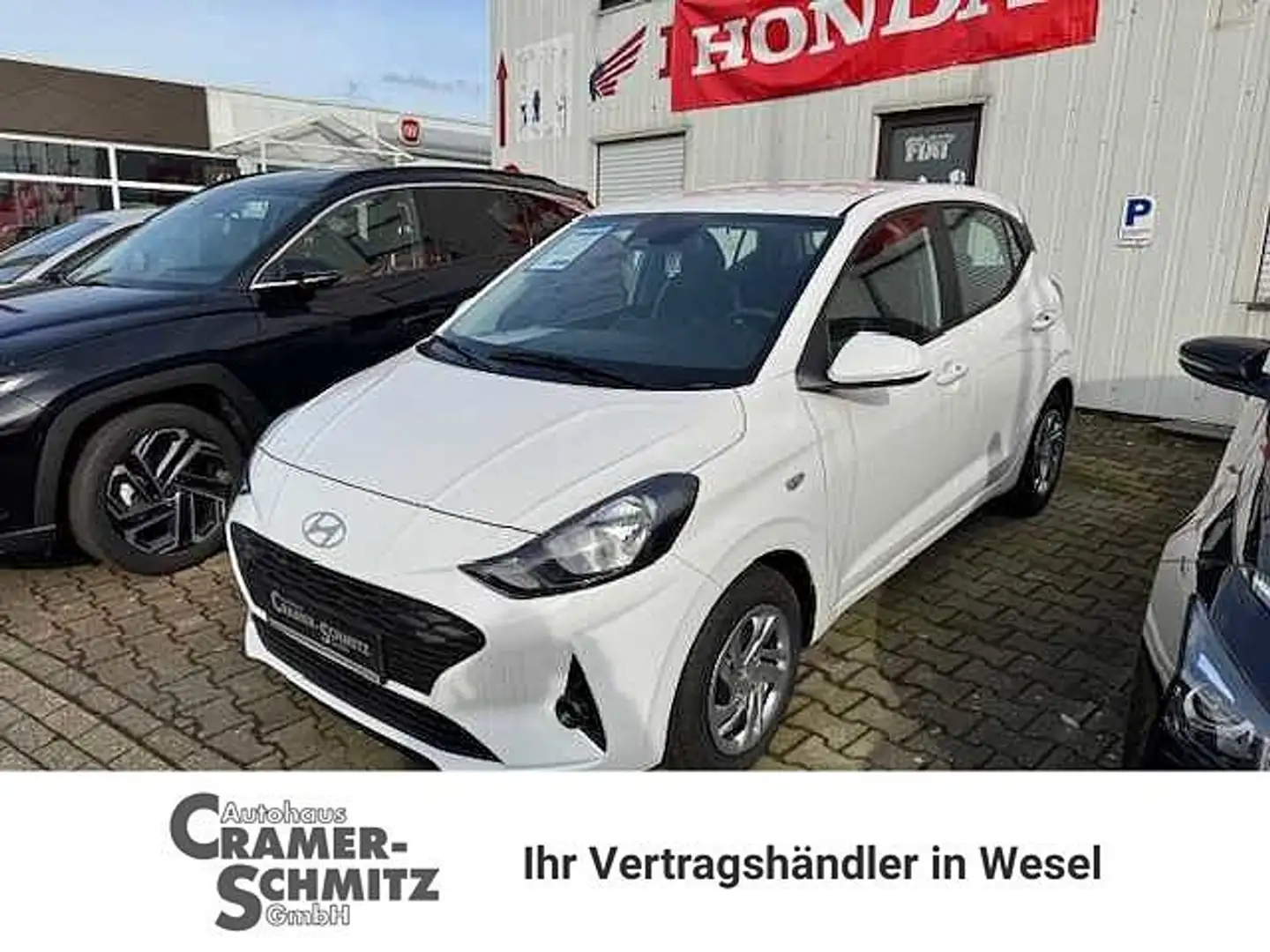 Hyundai i10 1.0 B Select Navi Klima Weiß - 1