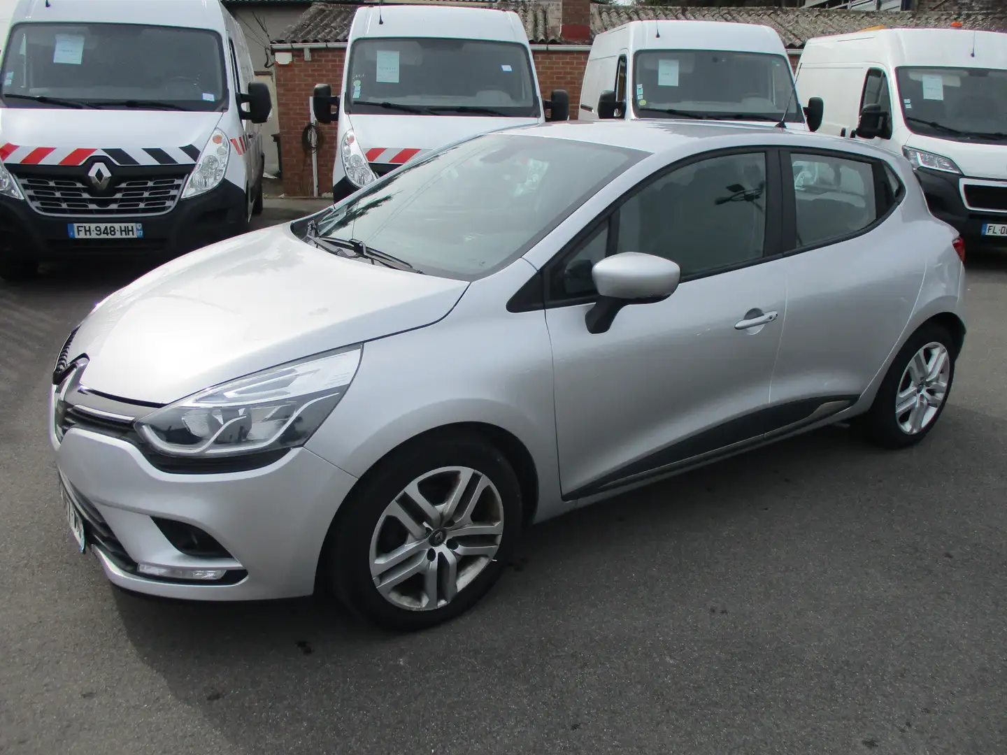 Renault Clio TCe 90 Energy Business Silber - 1