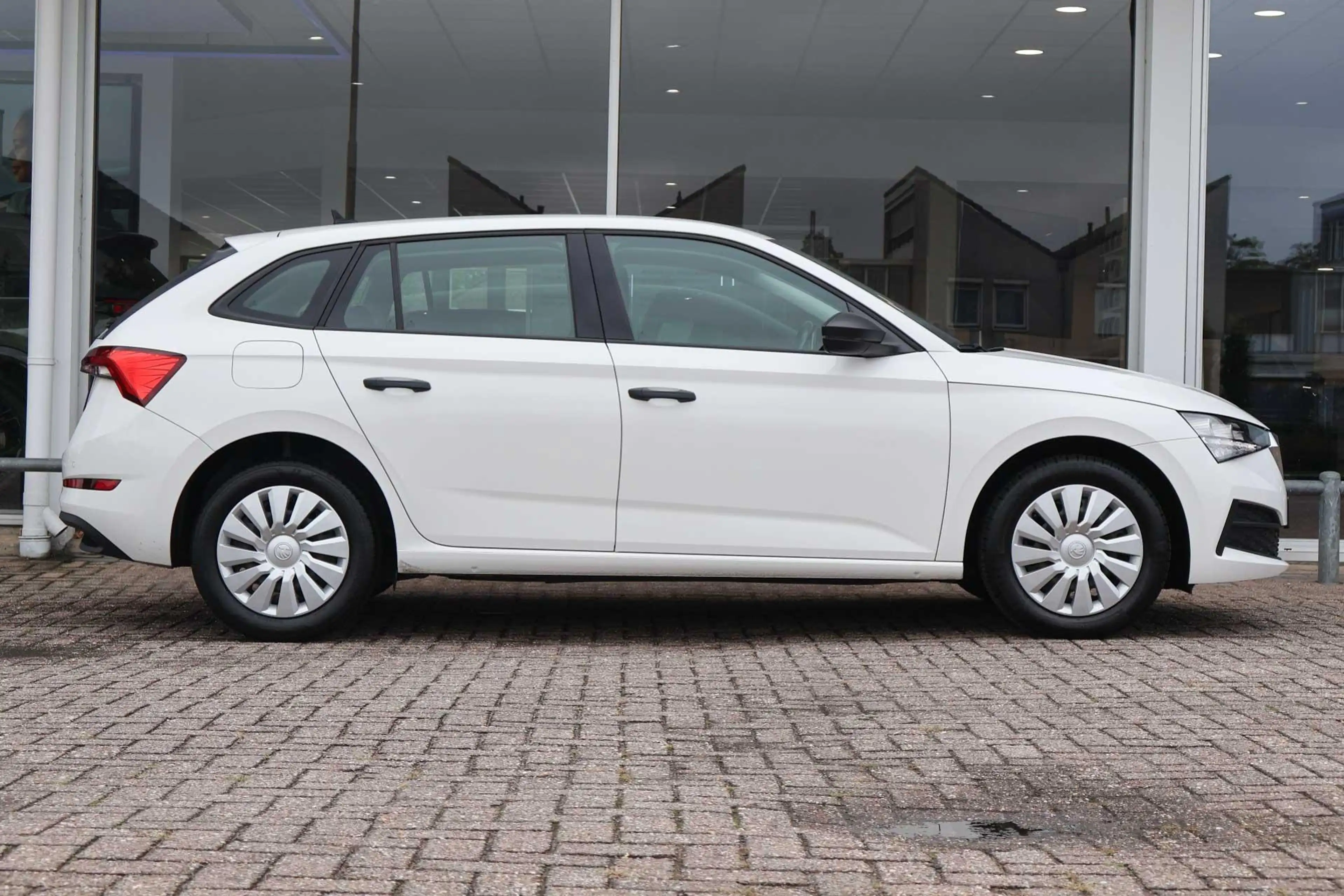 Skoda Scala 1.0 TSI 95pk Active | Carplay | PDC | Cruise Contr — photo 3