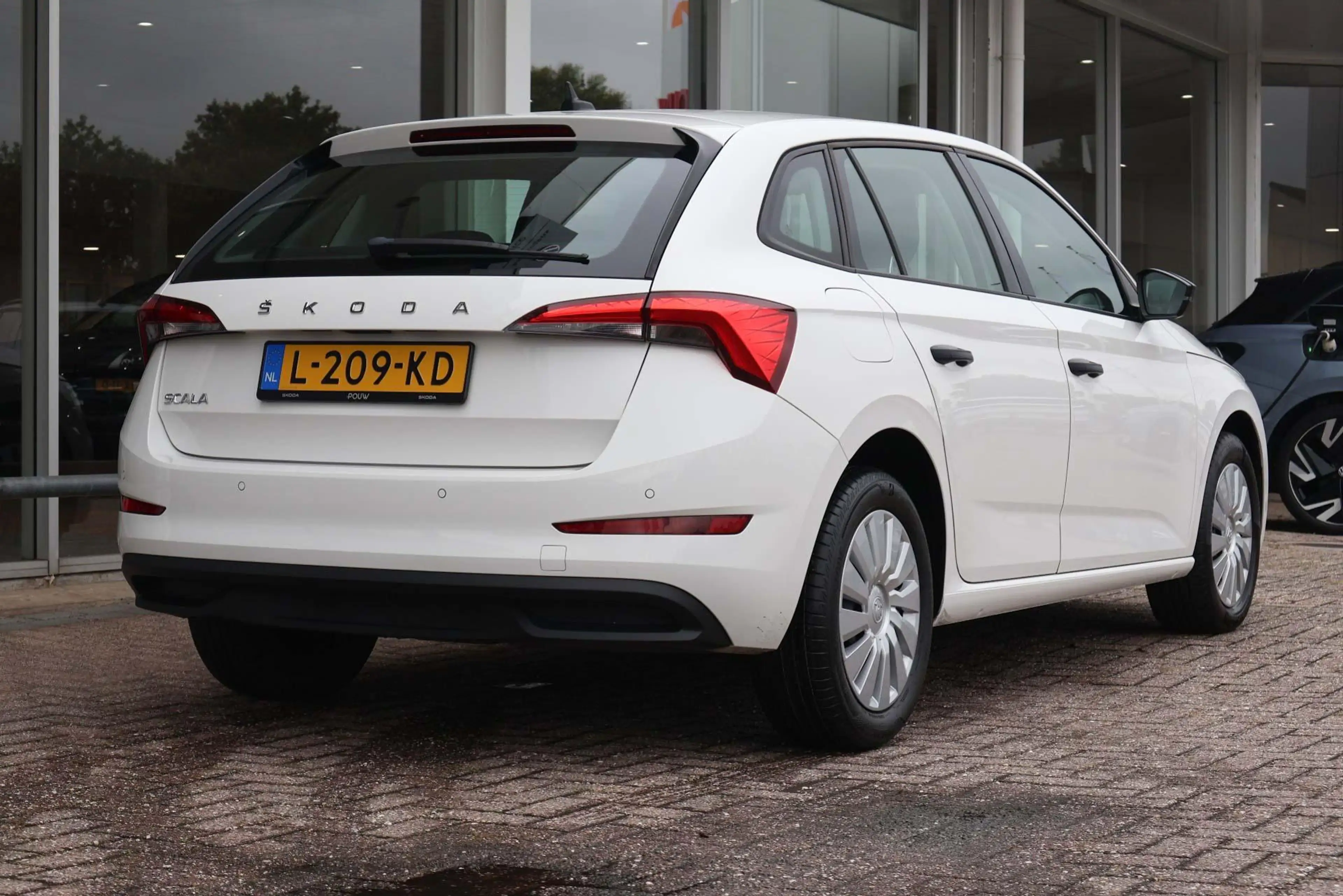 Skoda Scala 1.0 TSI 95pk Active | Carplay | PDC | Cruise Contr — photo 2