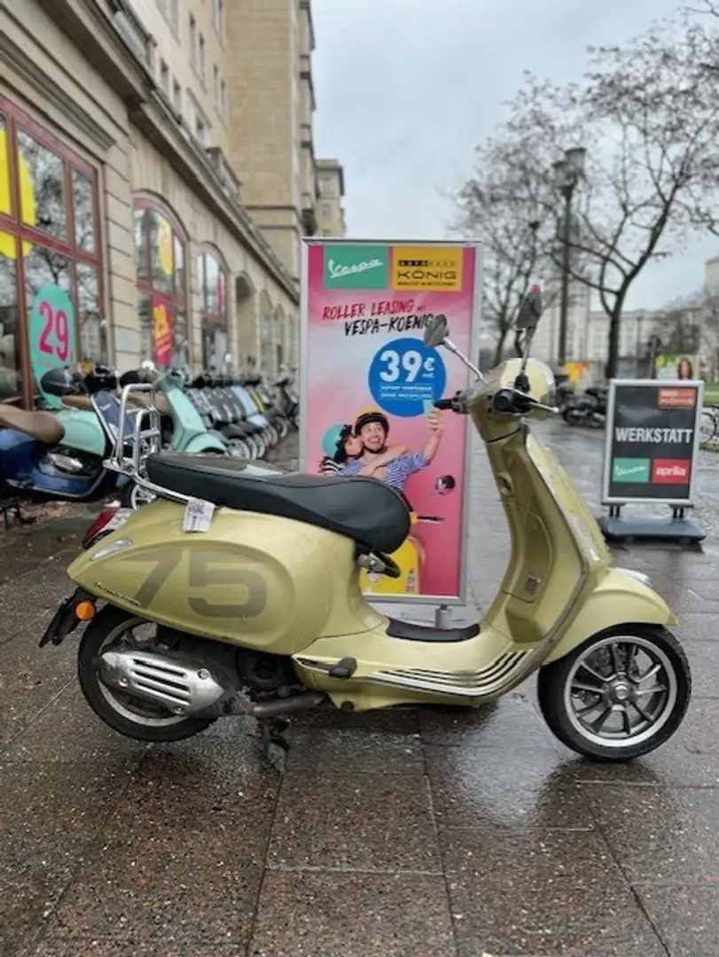 Vespa Primavera 50 limitiert 75 Jahre Edition Zlatá - 2
