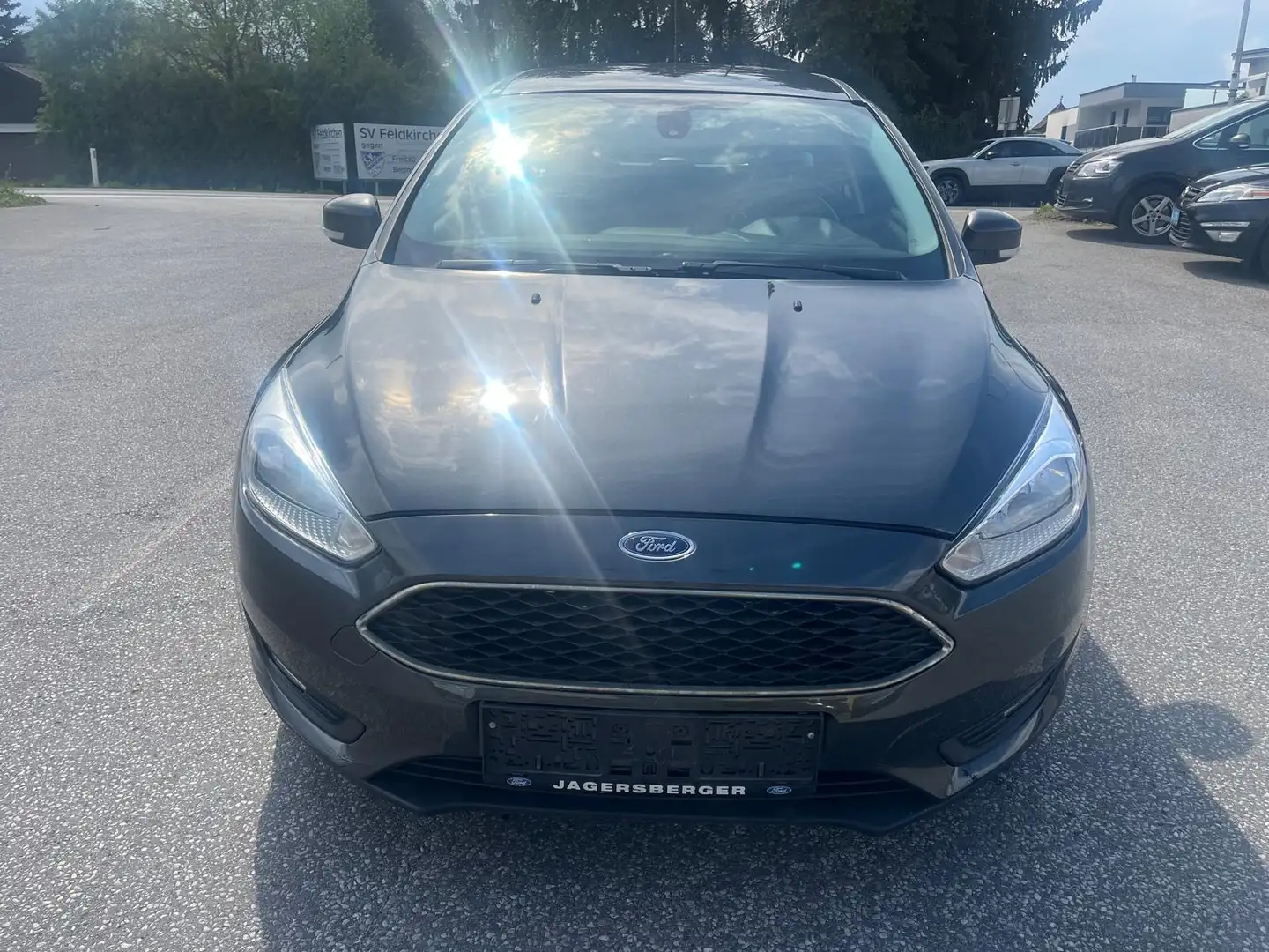 Ford Focus Business Grau - 2