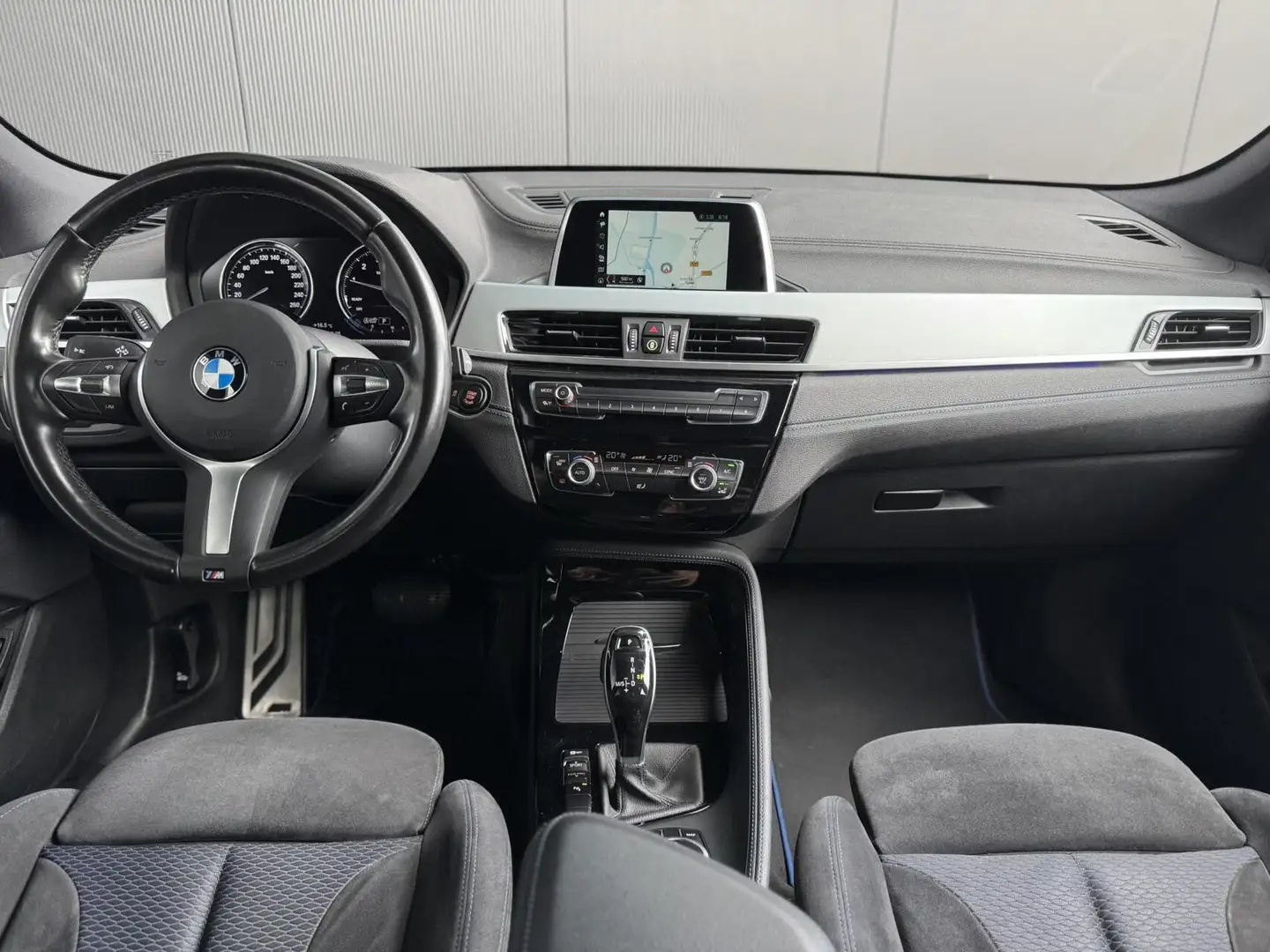 BMW X2 sDrive18i M Sport AUTOMAAT*NL AUTO*CAMERA*BLACK OP Blanco - 2