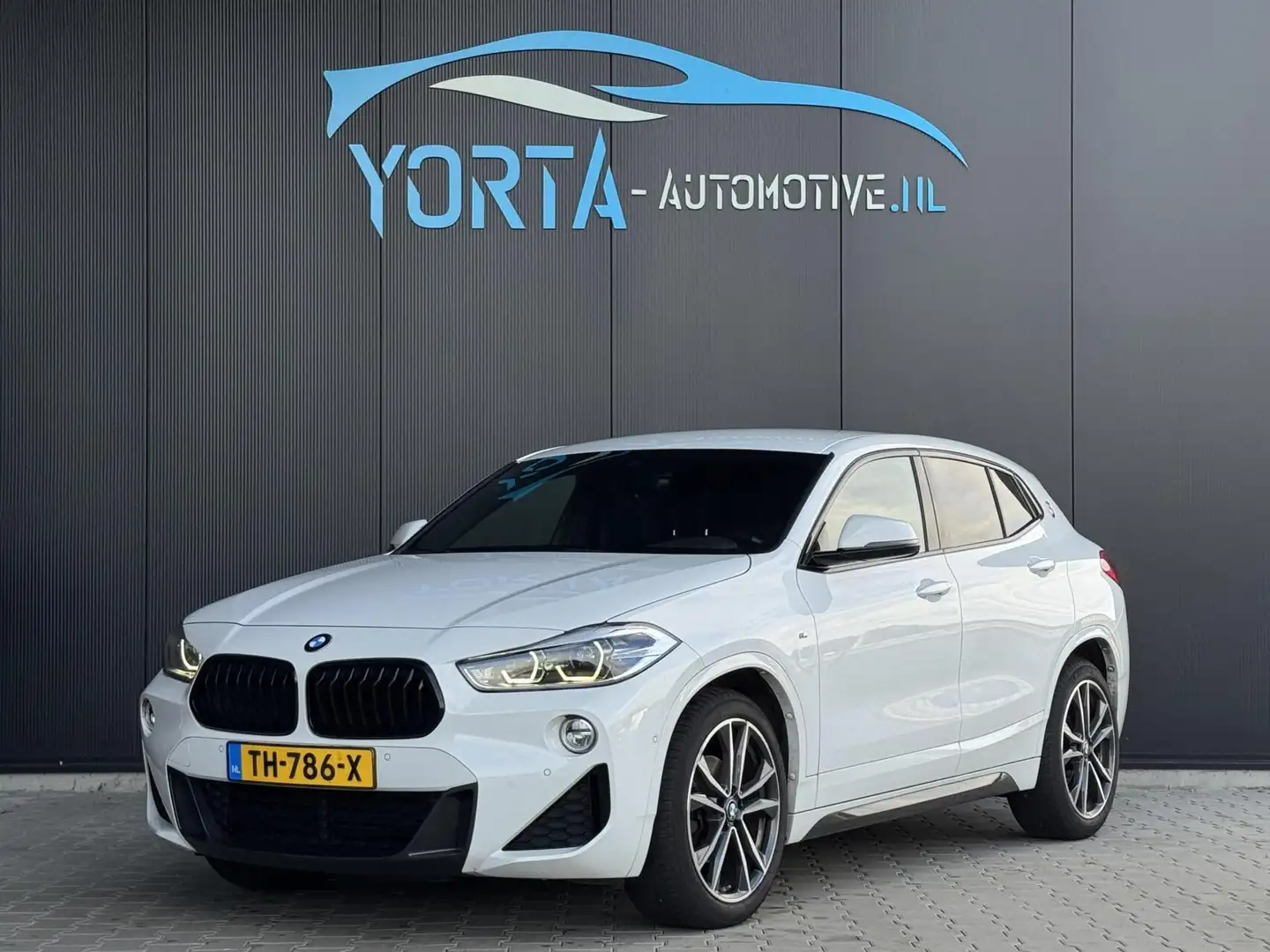 BMW X2 sDrive18i M Sport AUTOMAAT*NL AUTO*CAMERA*BLACK OP Blanco - 1