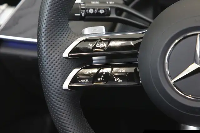 Mercedes-Benz E-Class view 16